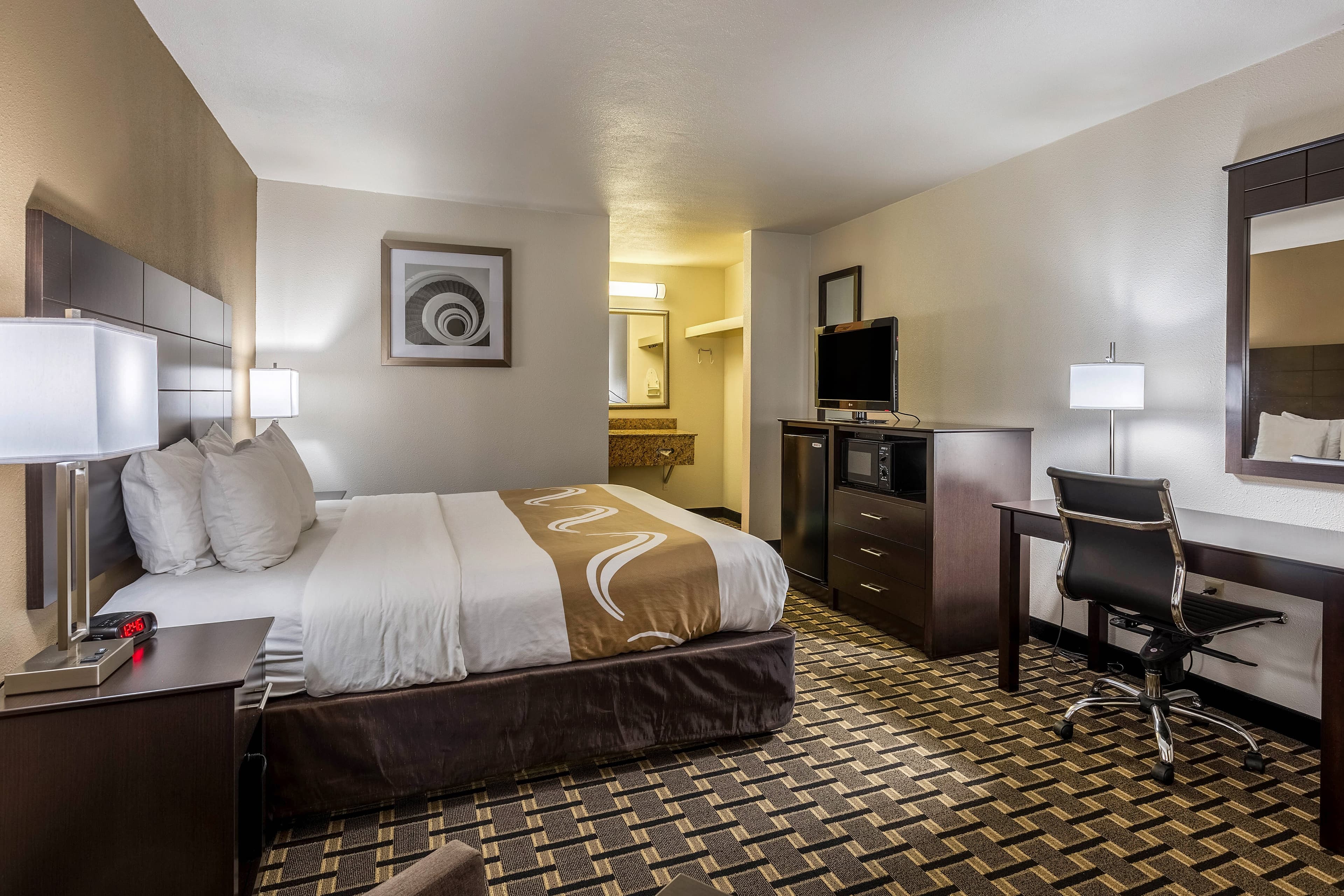 Quality Inn Tupelo Central — 11