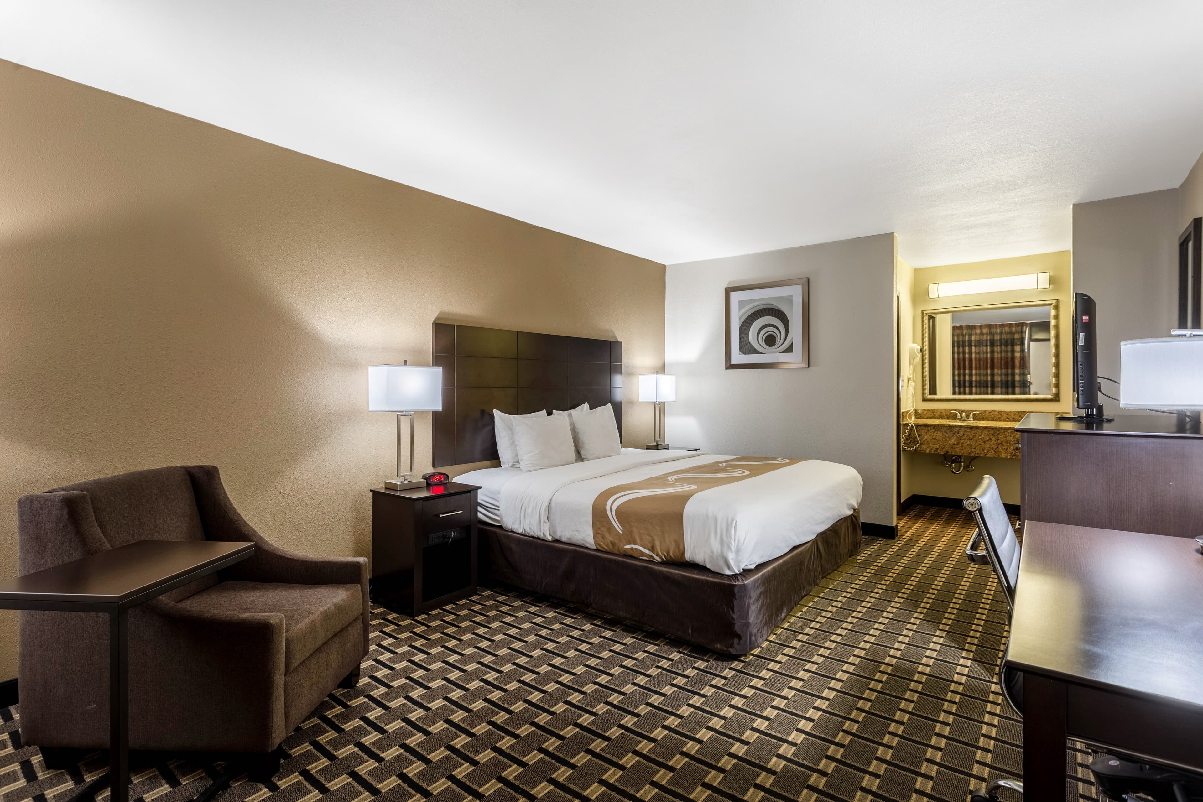 Quality Inn Tupelo Central — 12