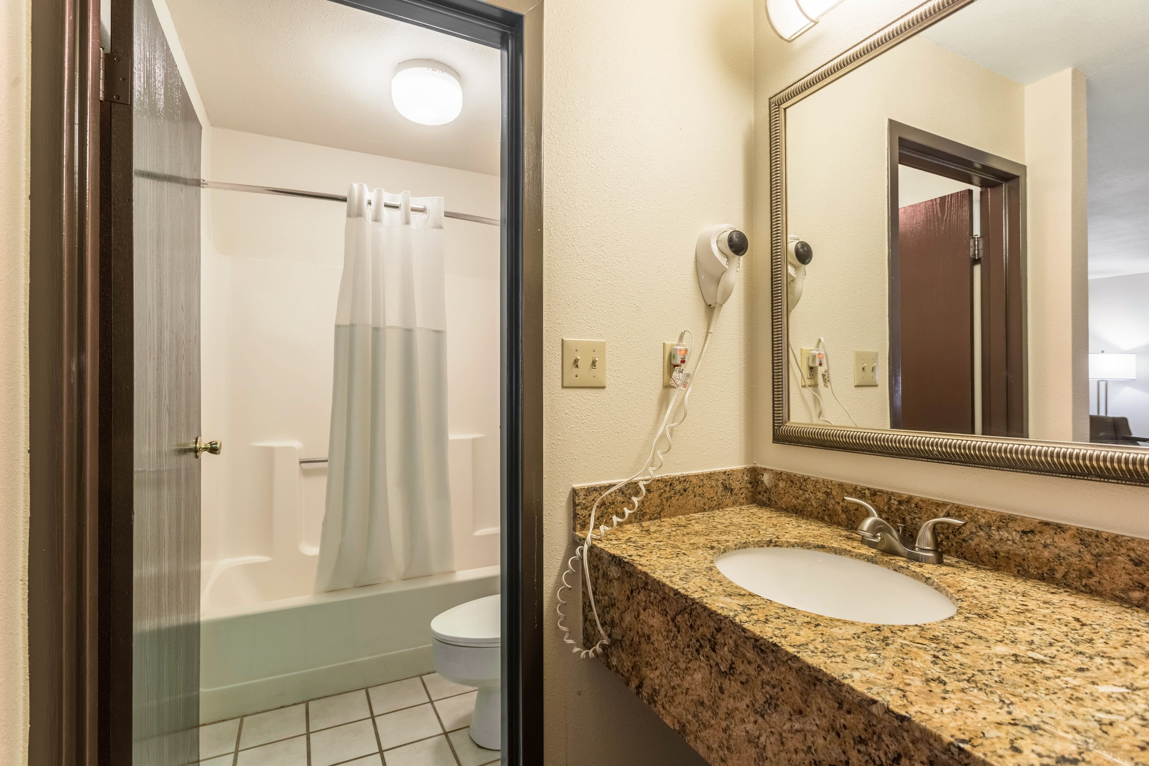 Quality Inn Tupelo Central — 13
