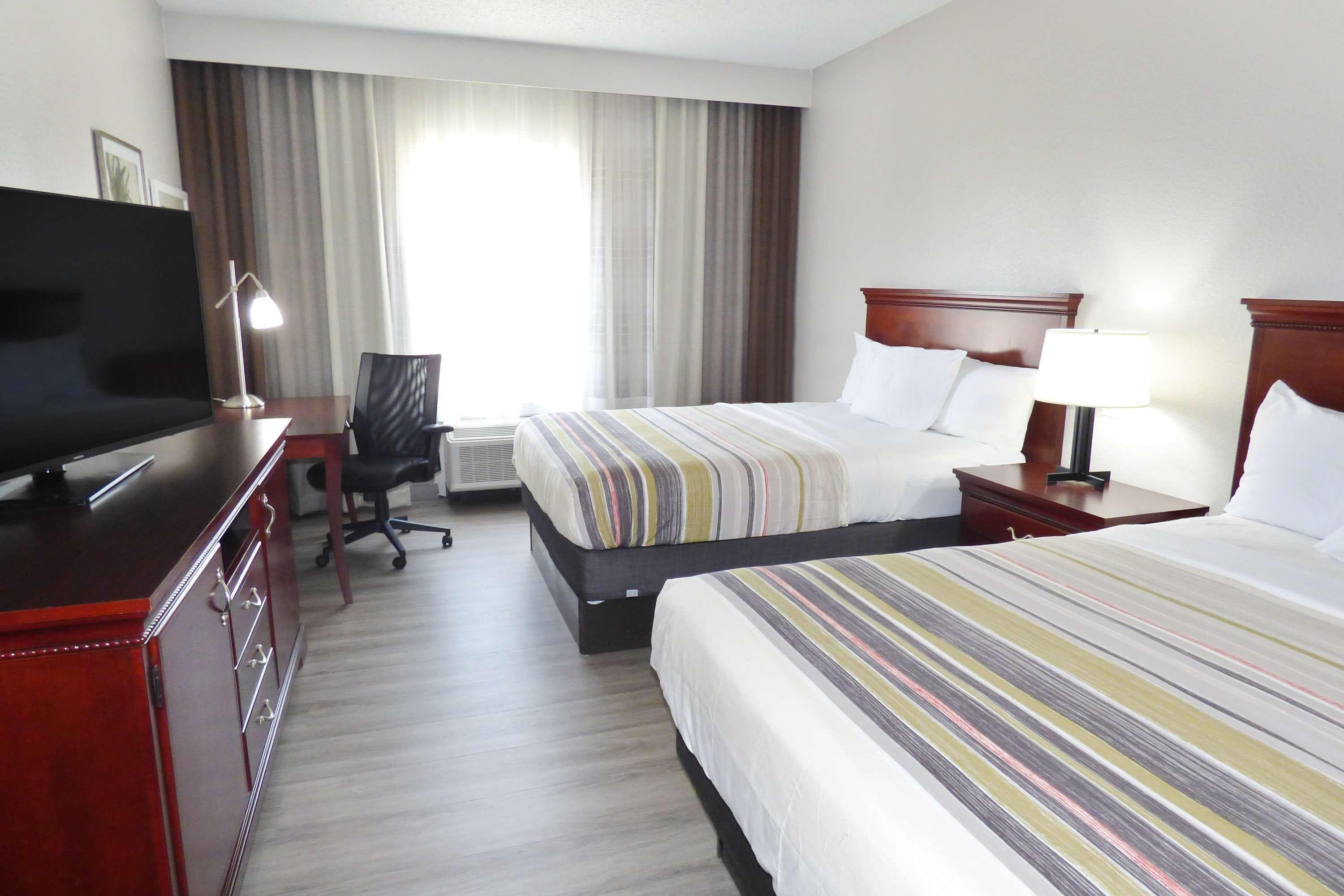 Country Inn & Suites by Radisson, Biloxi-Ocean Springs, MS — 7