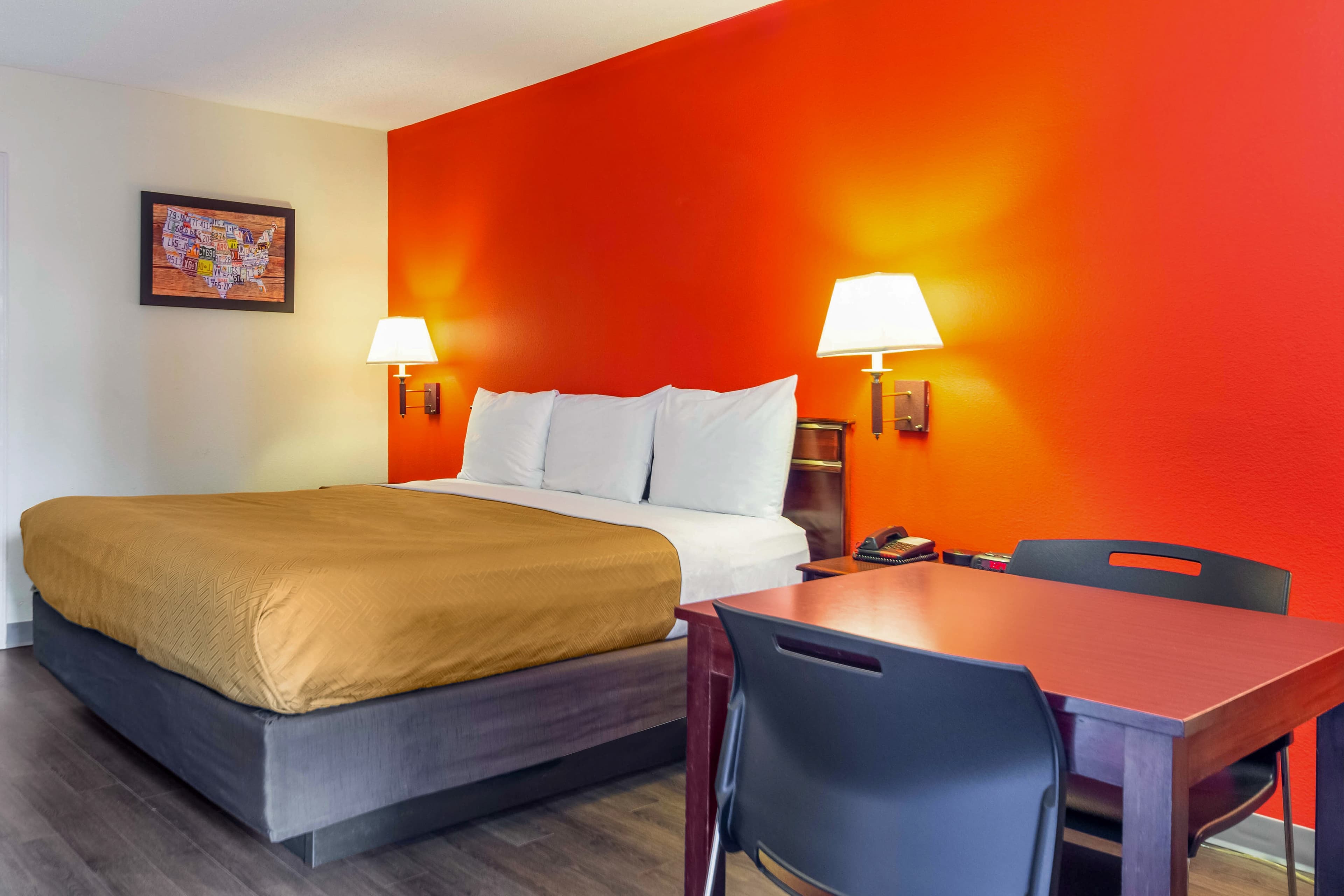 Econo Lodge Laurel — 8
