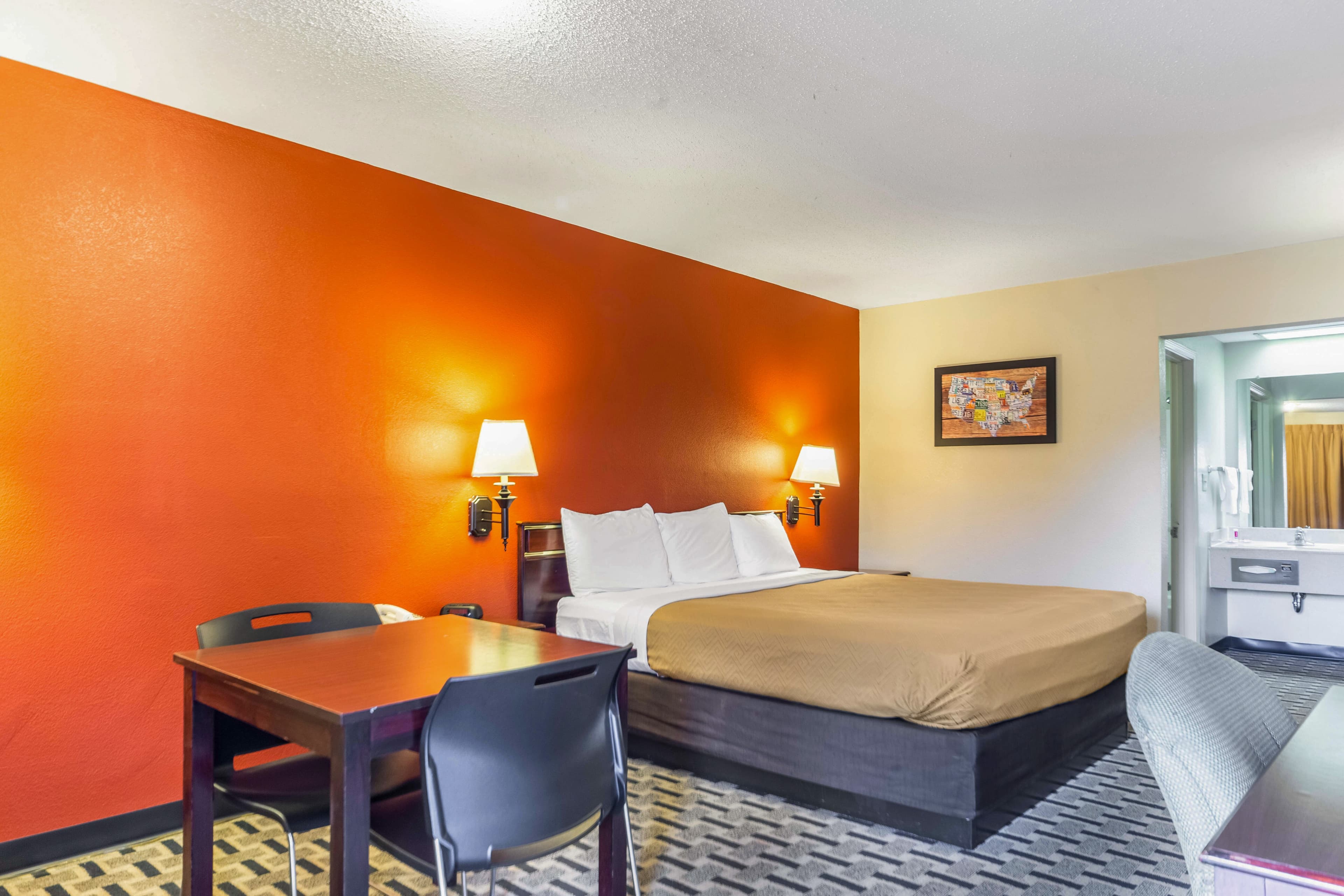 Econo Lodge Laurel — 14