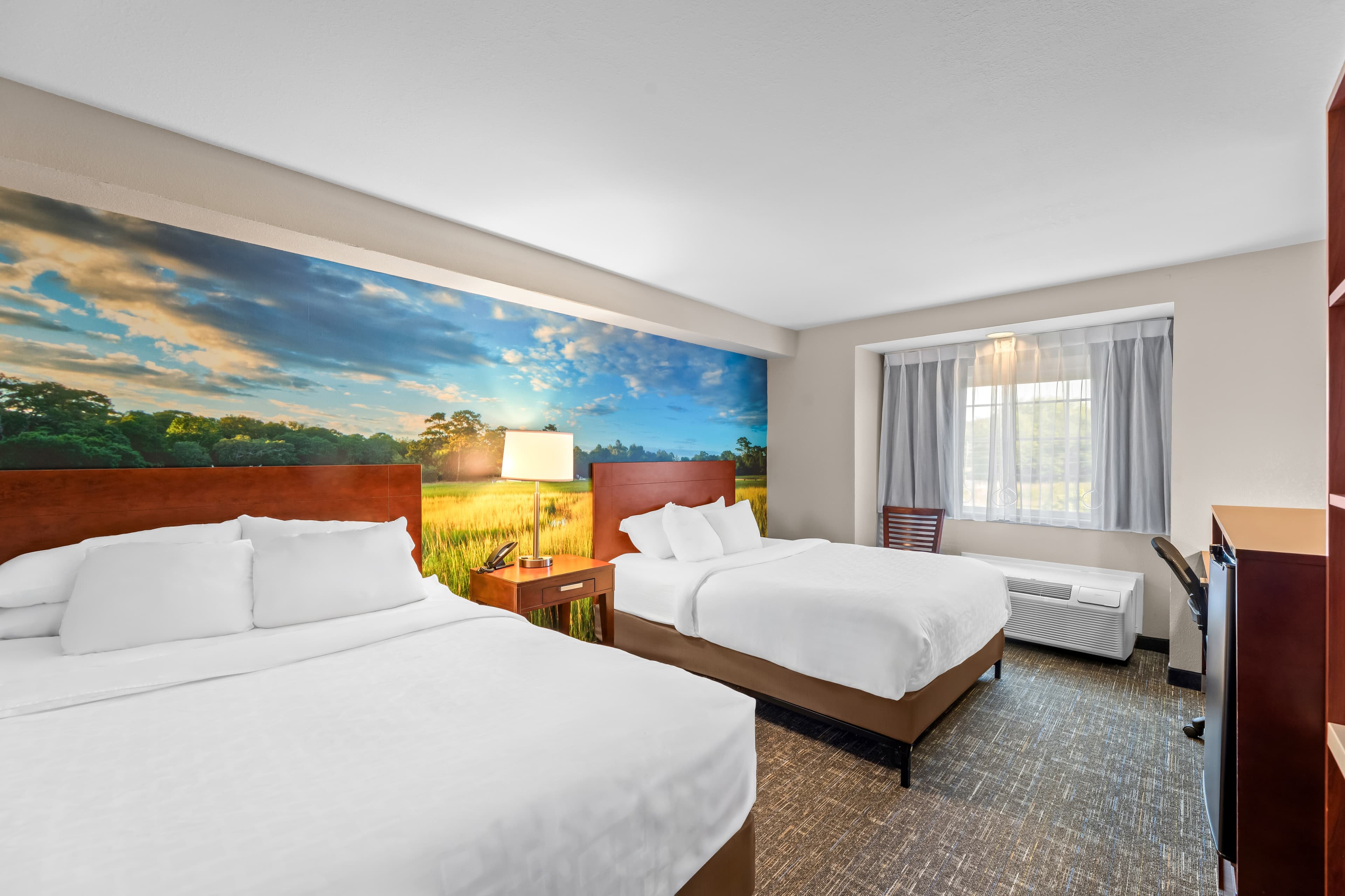 Starkville Inn & Suites - Image 2