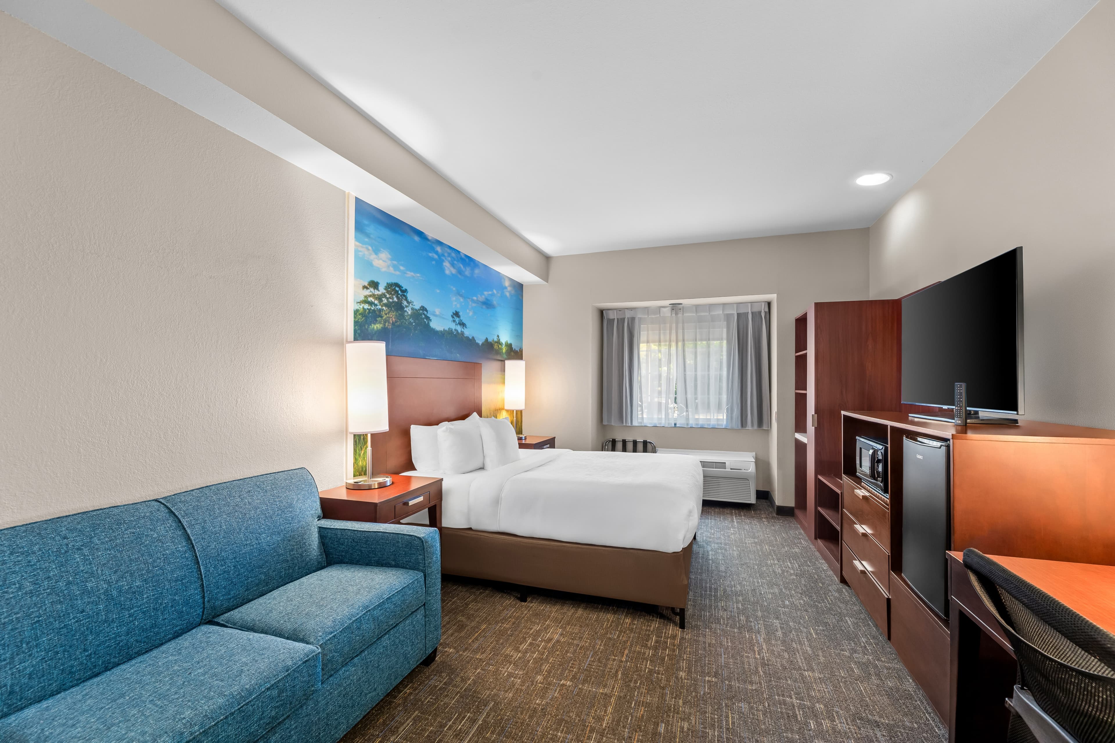 Starkville Inn & Suites — 10