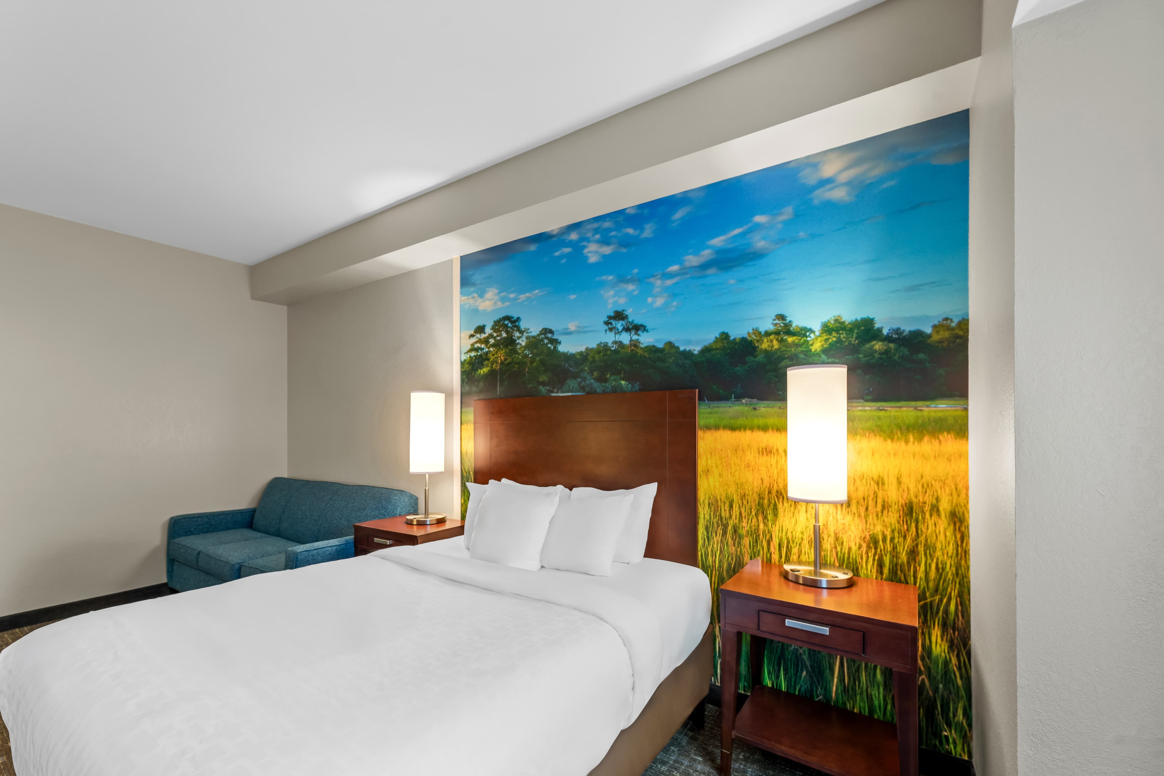Starkville Inn & Suites — 11