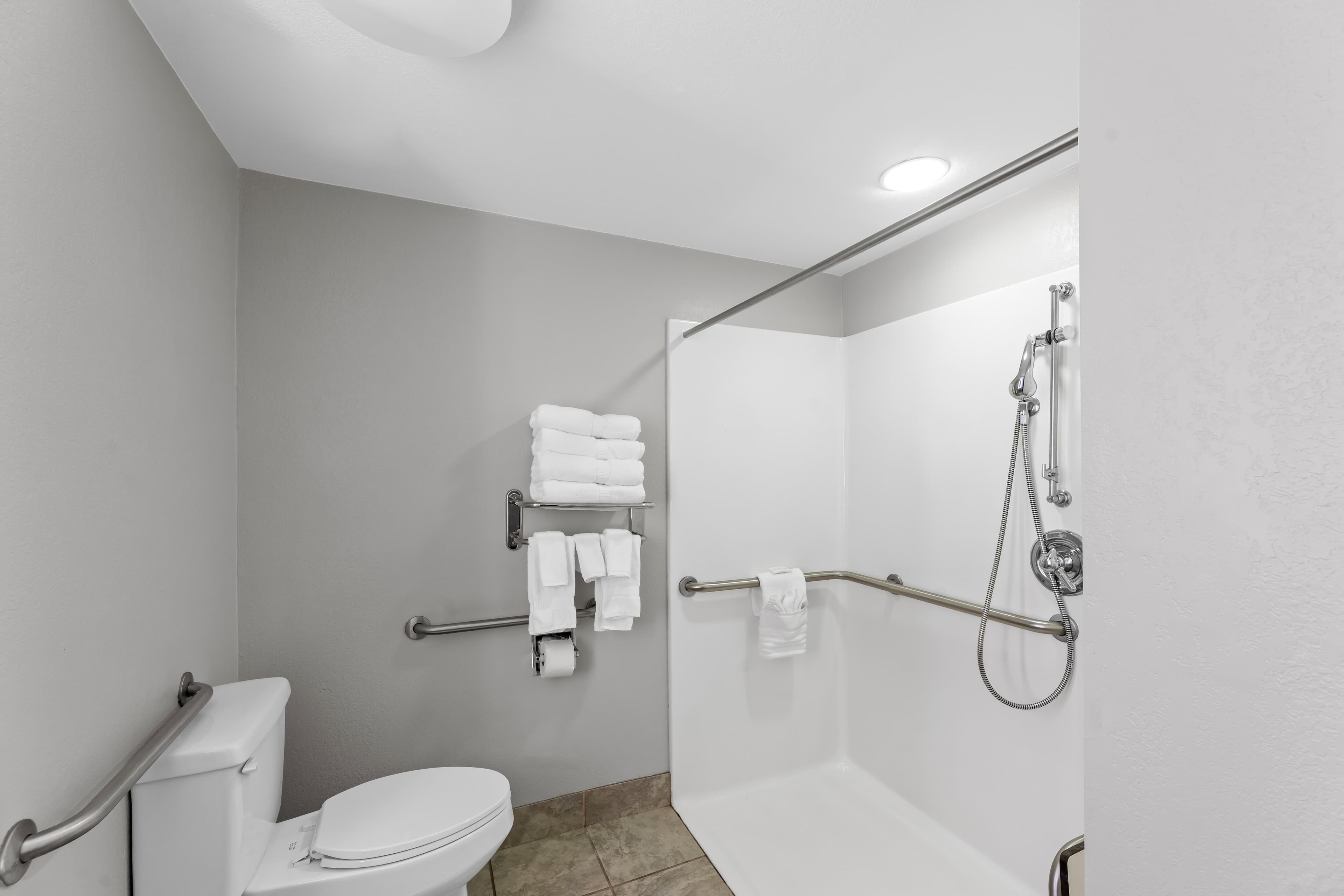 Starkville Inn & Suites — 13