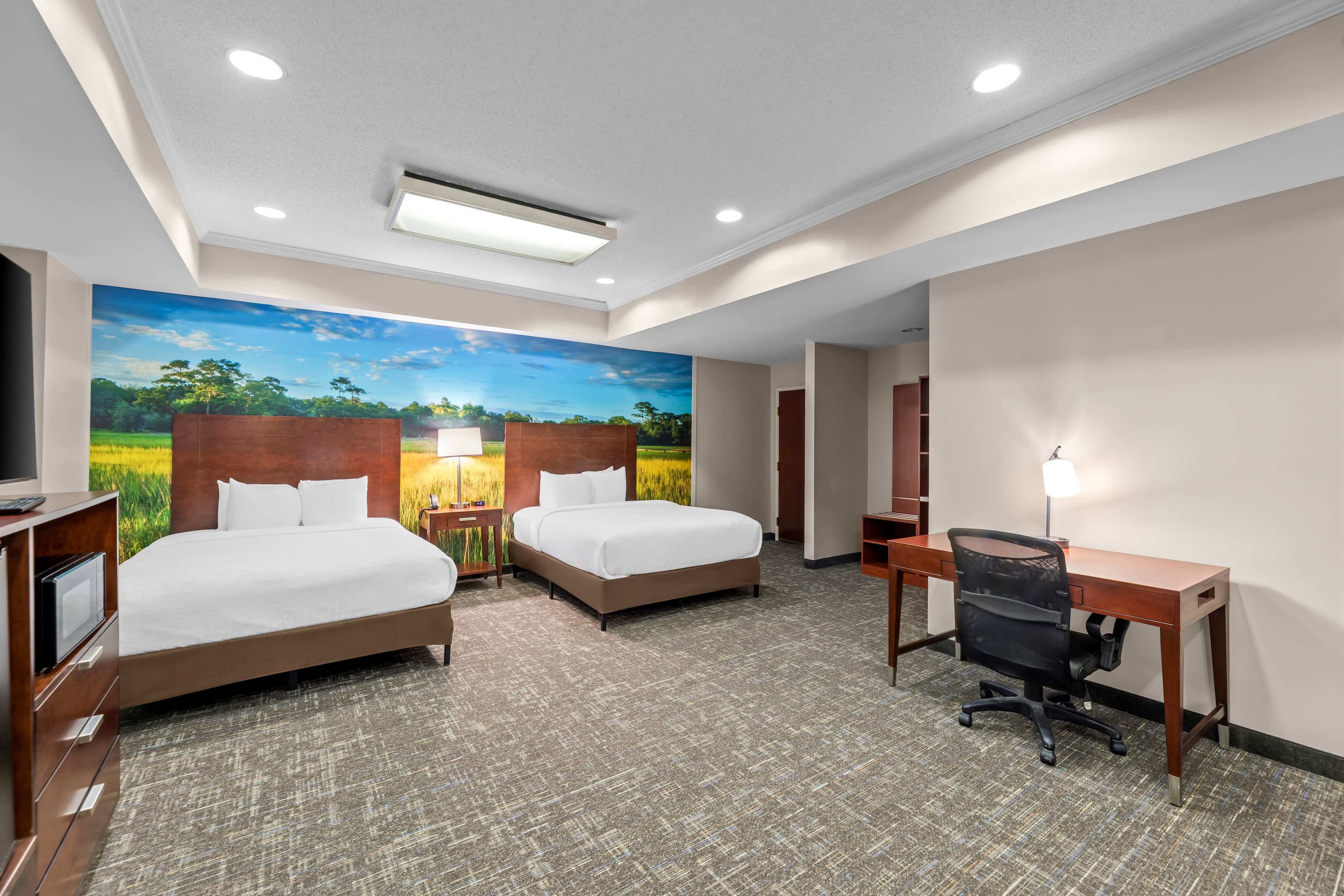 Starkville Inn & Suites — 15