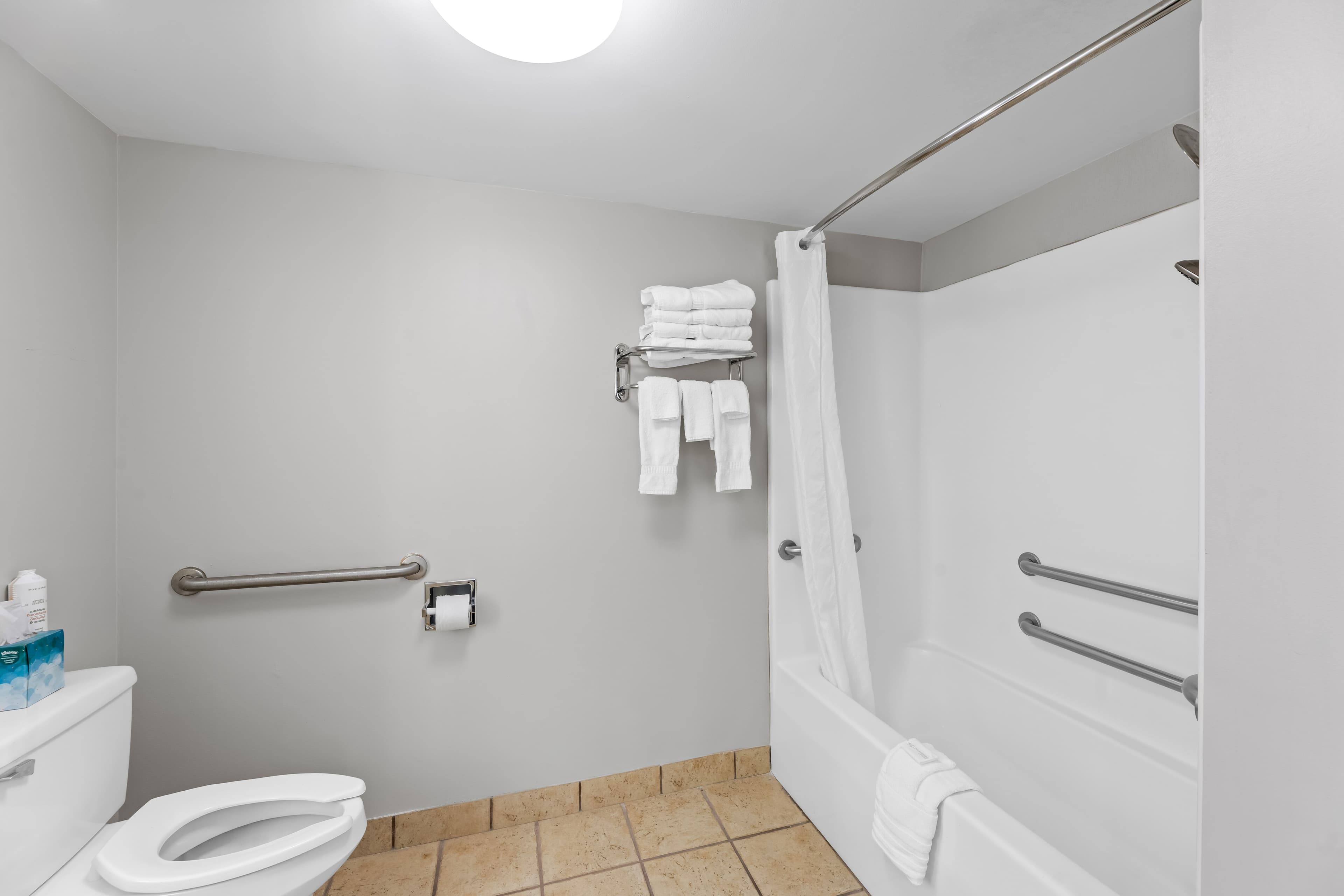 Starkville Inn & Suites — 17