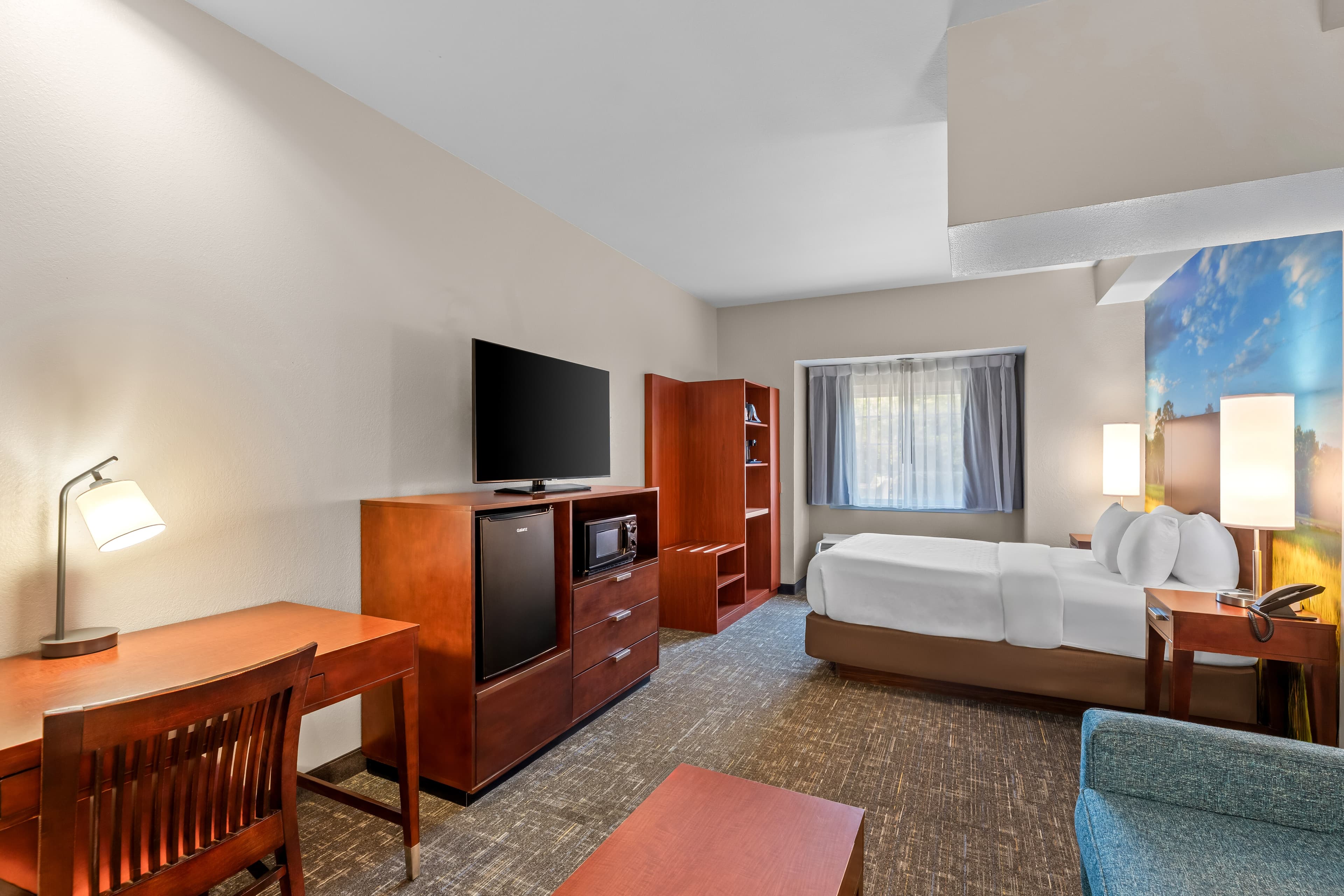 Starkville Inn & Suites — 24