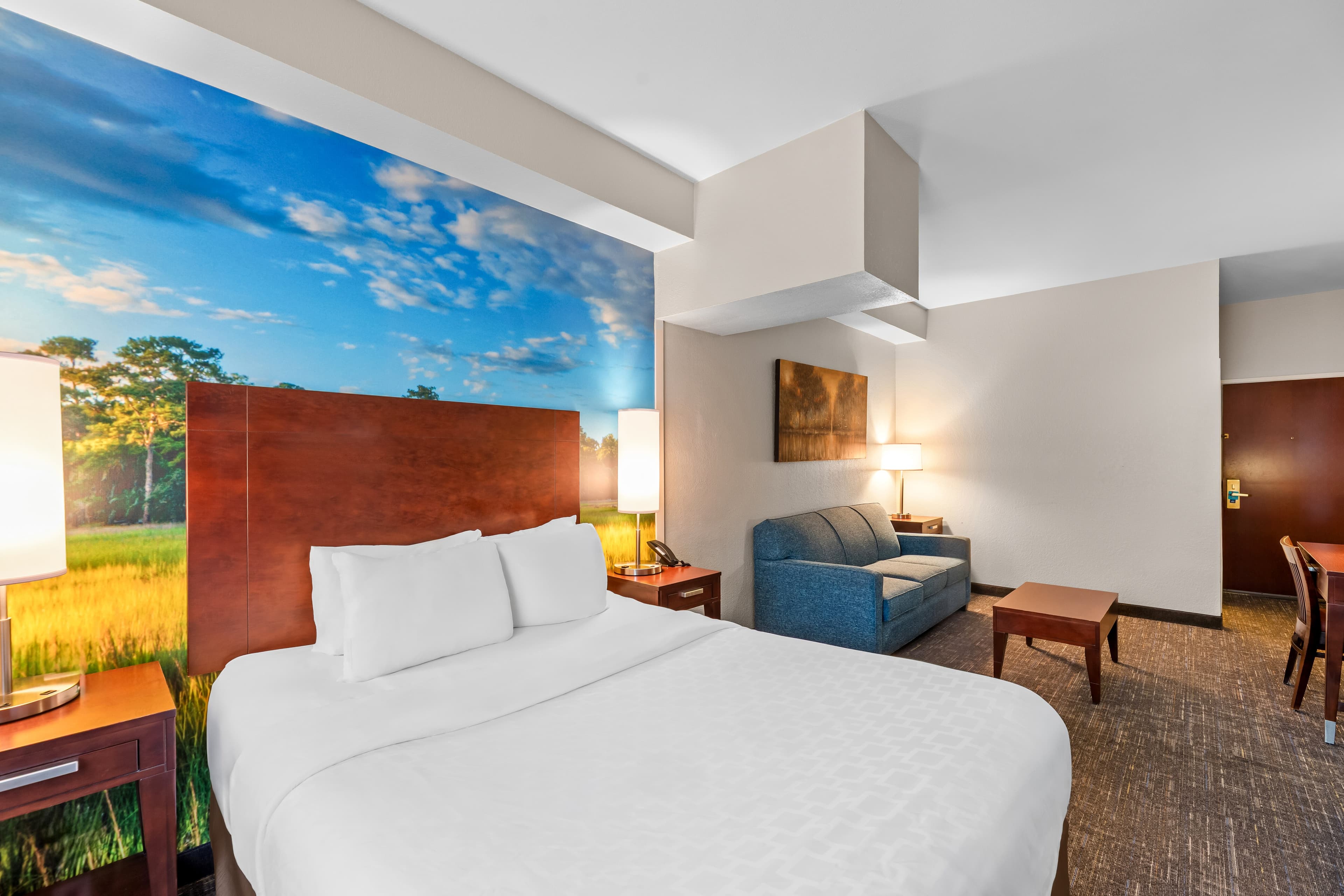 Starkville Inn & Suites — 25