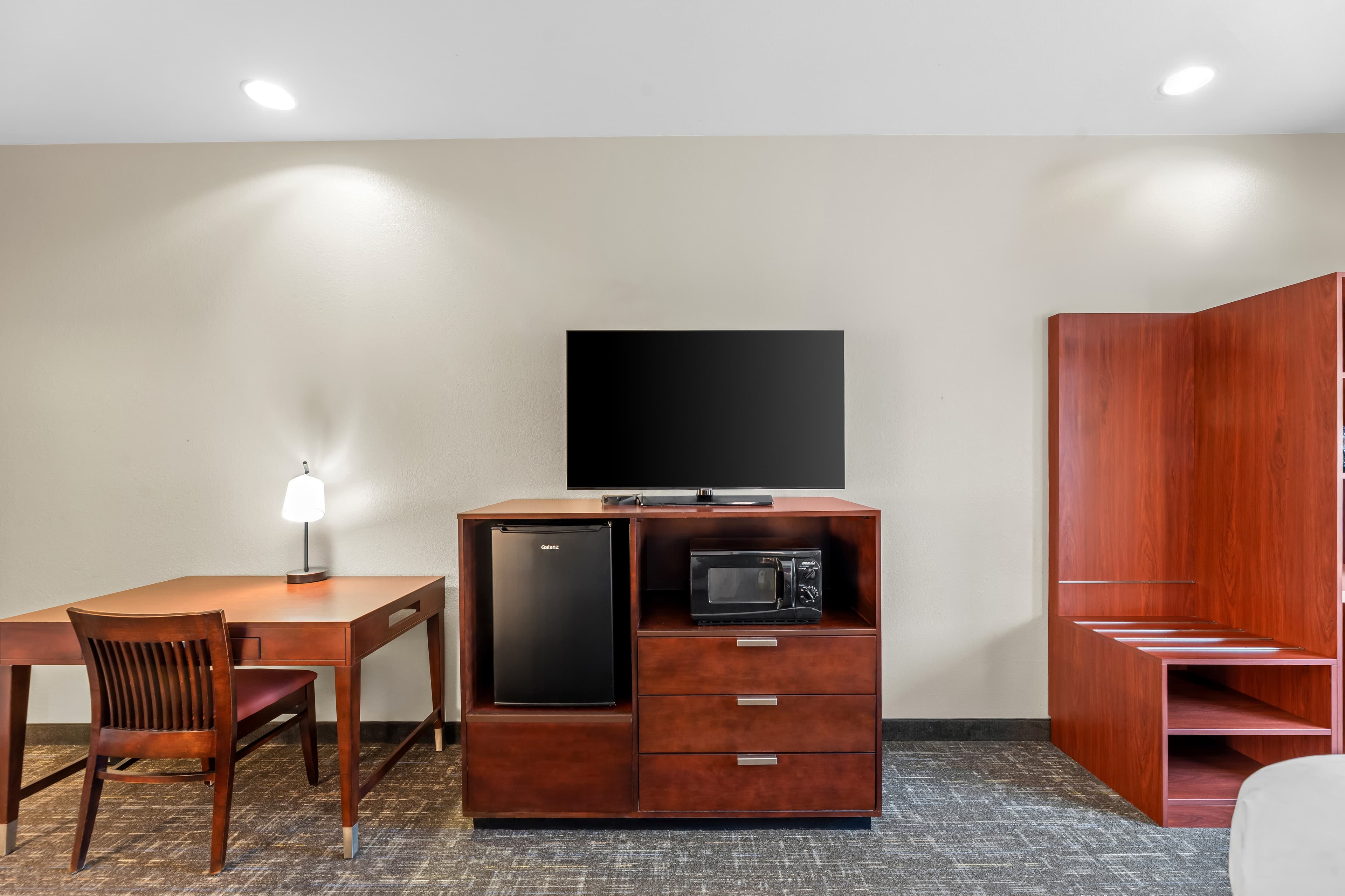 Starkville Inn & Suites — 26