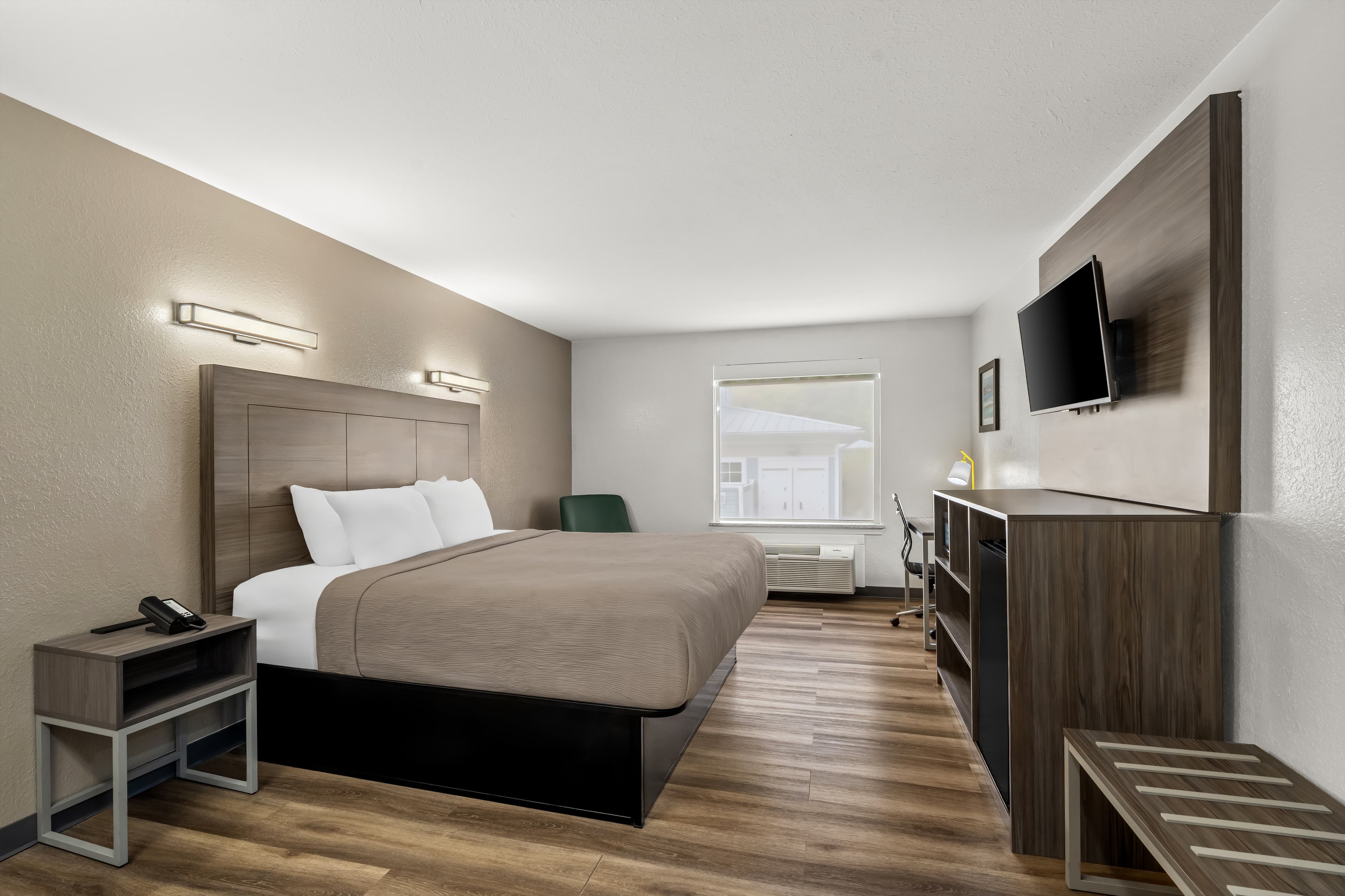 Quality Inn & Suites Biloxi - Ocean Springs — 7