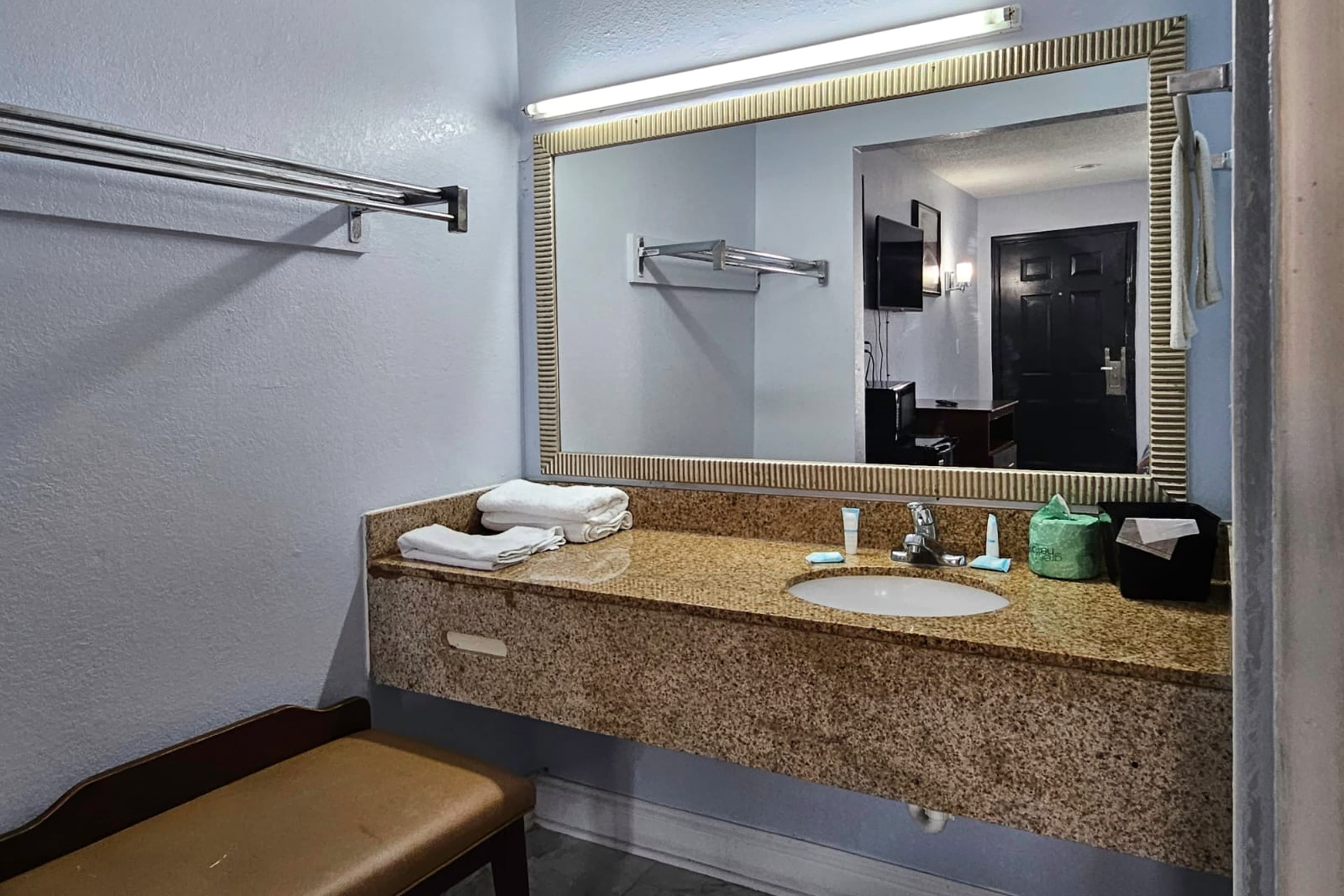 Rodeway Inn Hattiesburg North - Image 4
