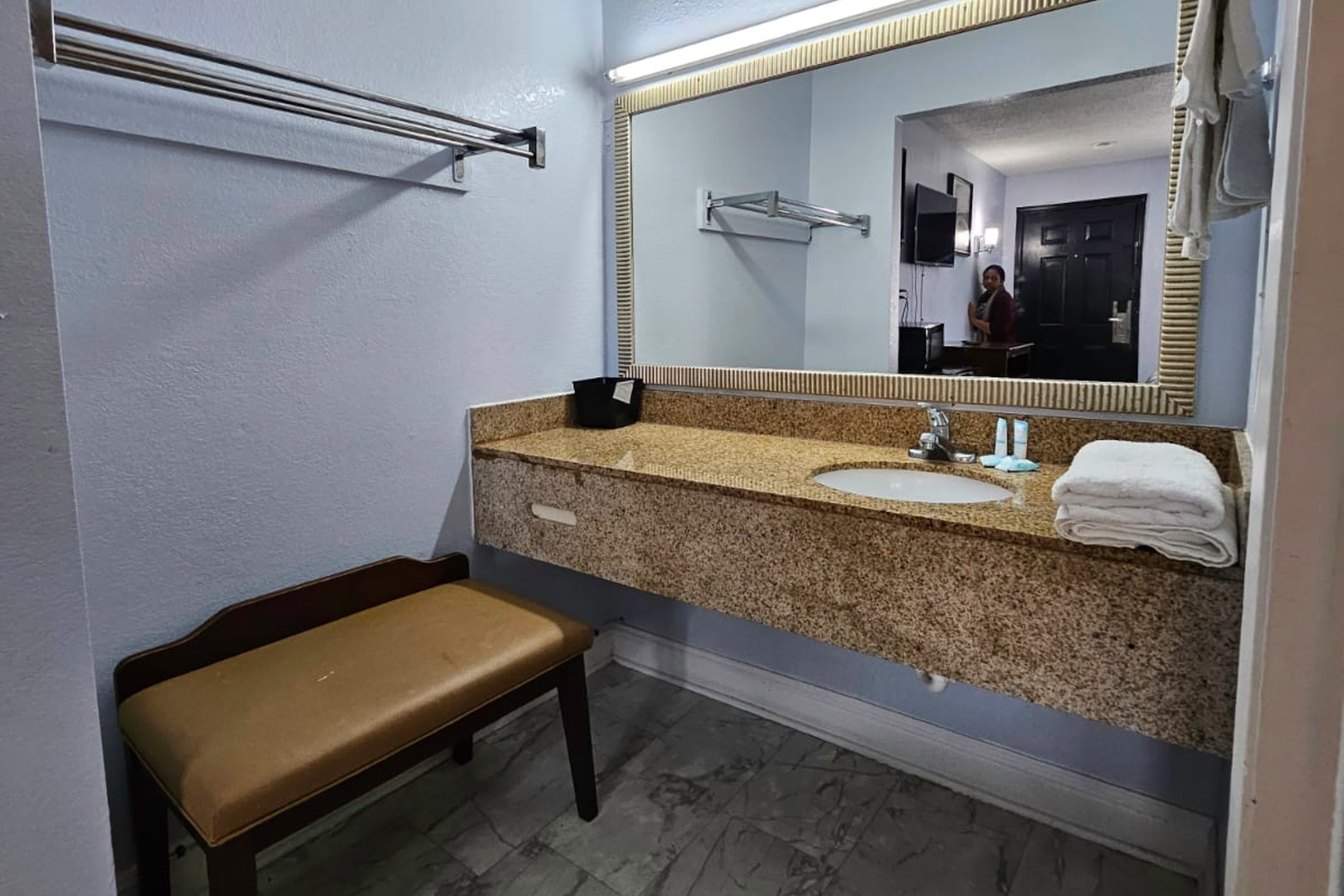 Rodeway Inn Hattiesburg North — 8