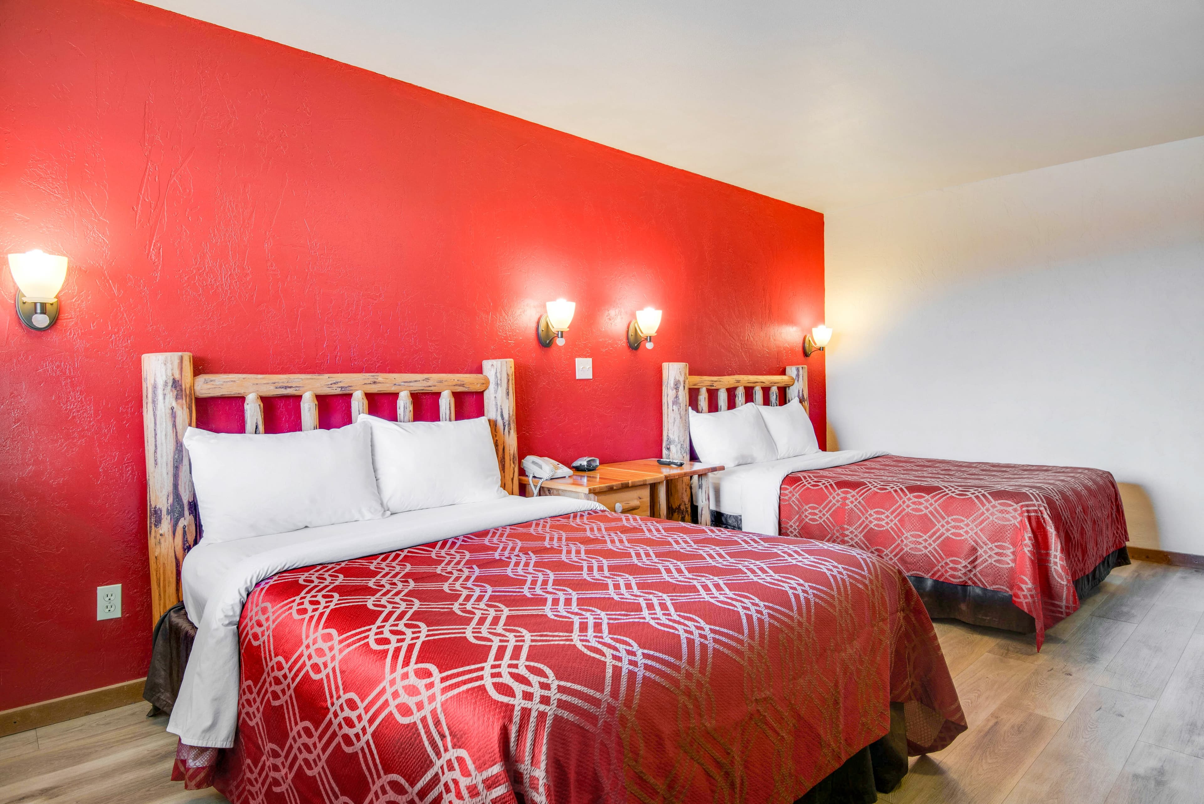 Econo Lodge Inn & Suites Kalispell - Glacier National Park Gateway — 19