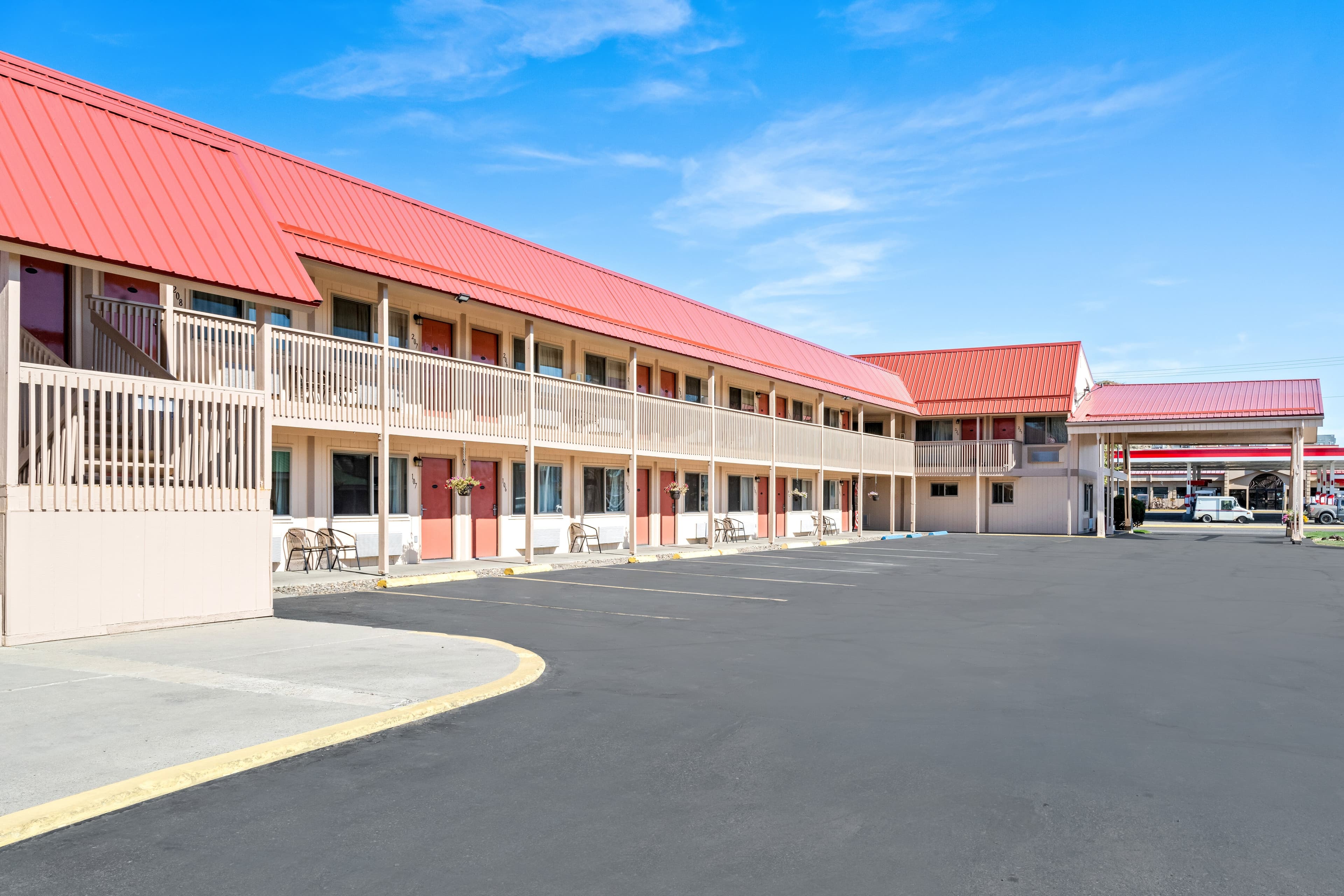 Econo Lodge Miles City I-94 - Image 1