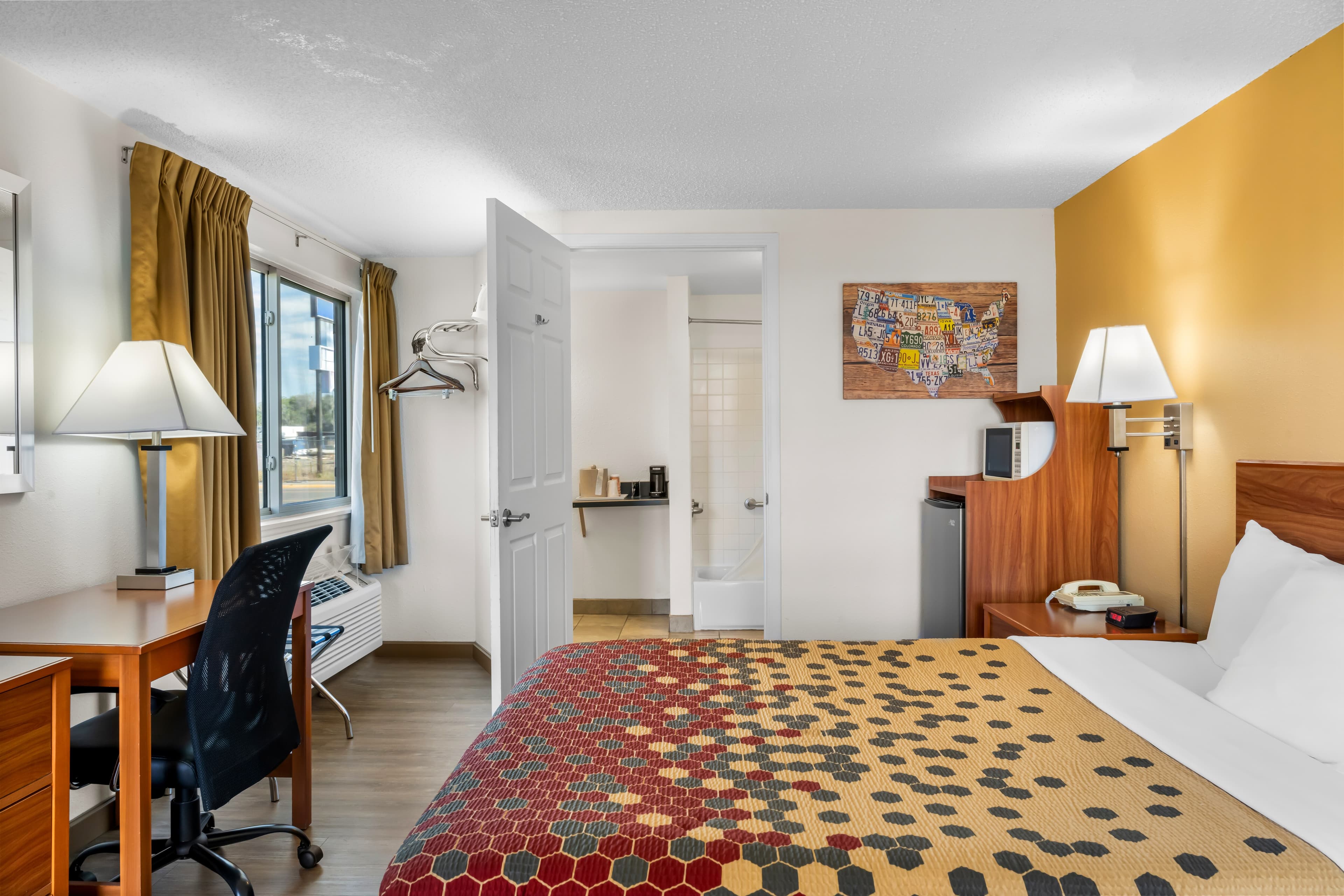 Econo Lodge Miles City I-94 — 10