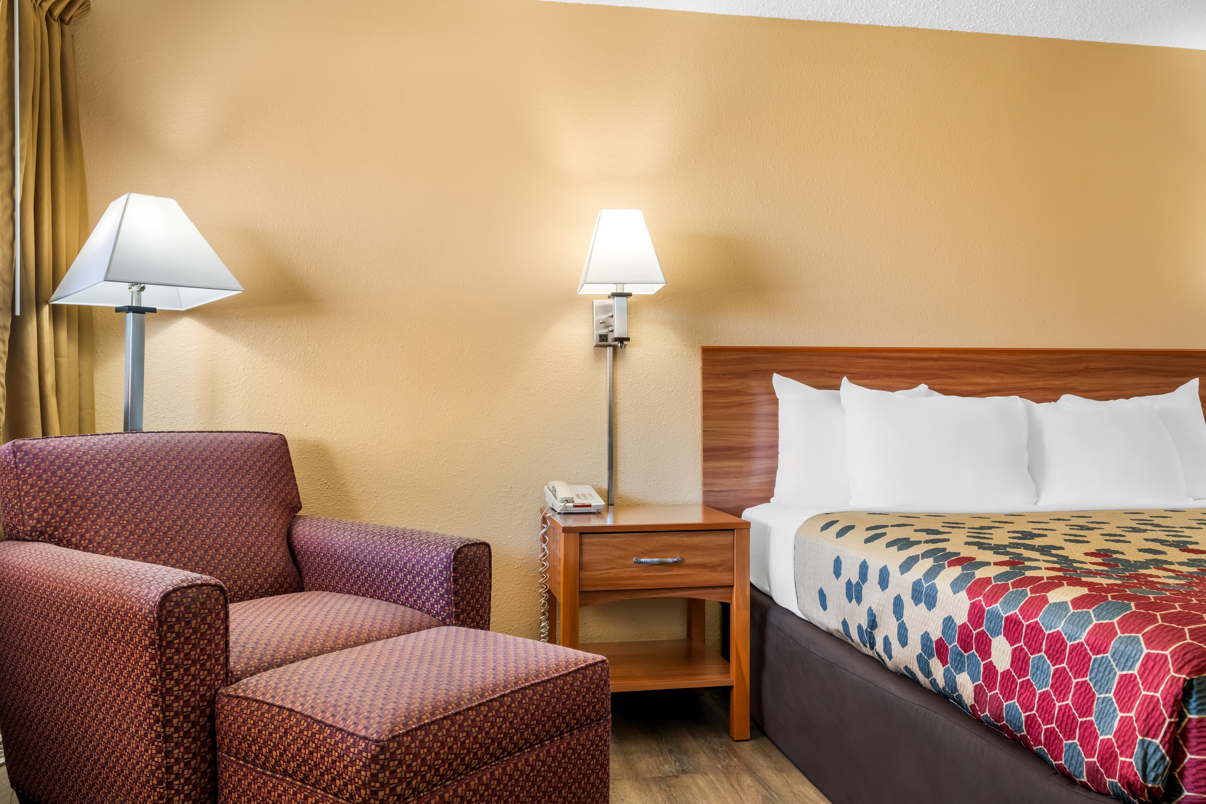 Econo Lodge Miles City I-94 — 14