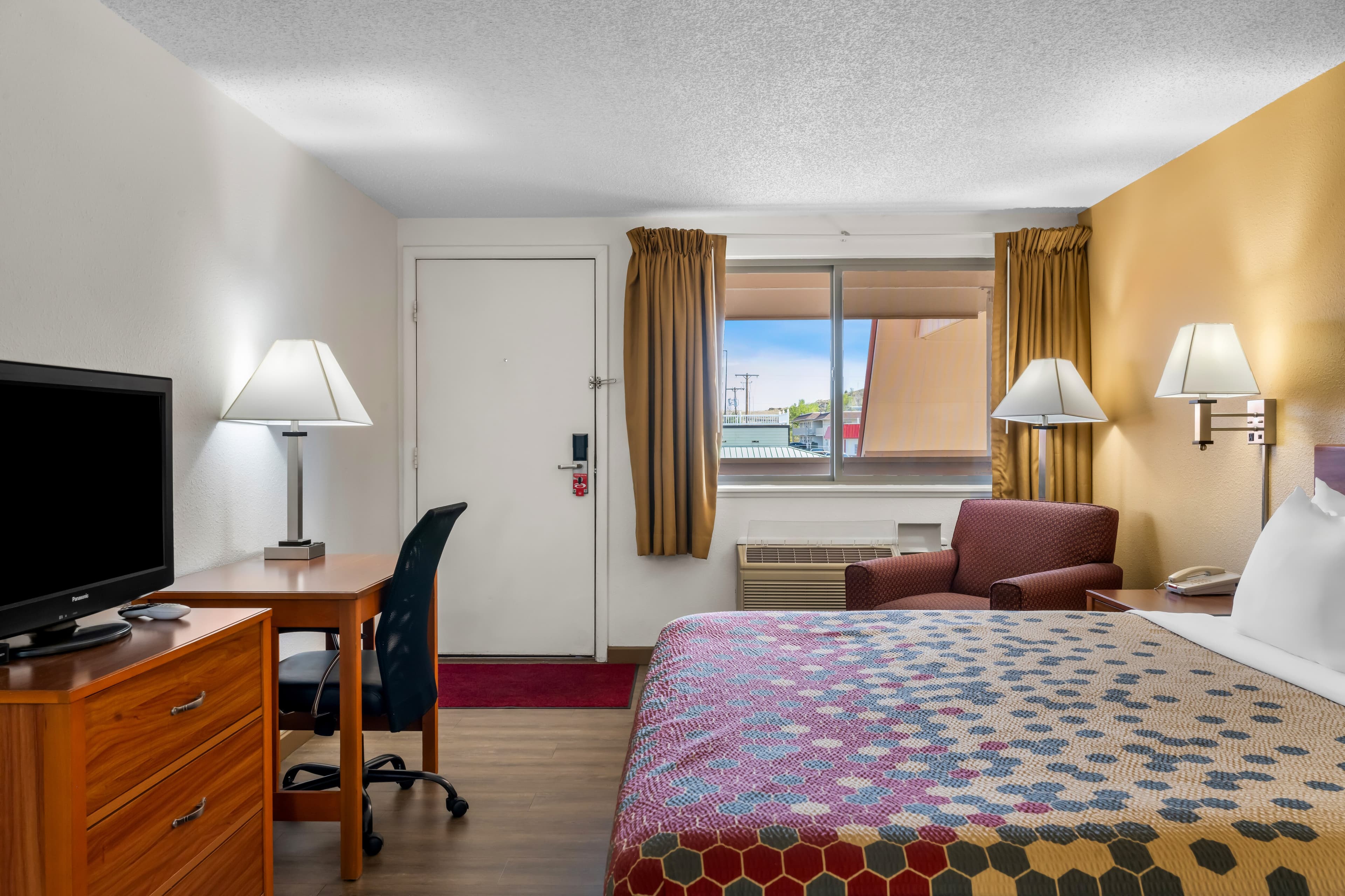 Econo Lodge Miles City I-94 — 15