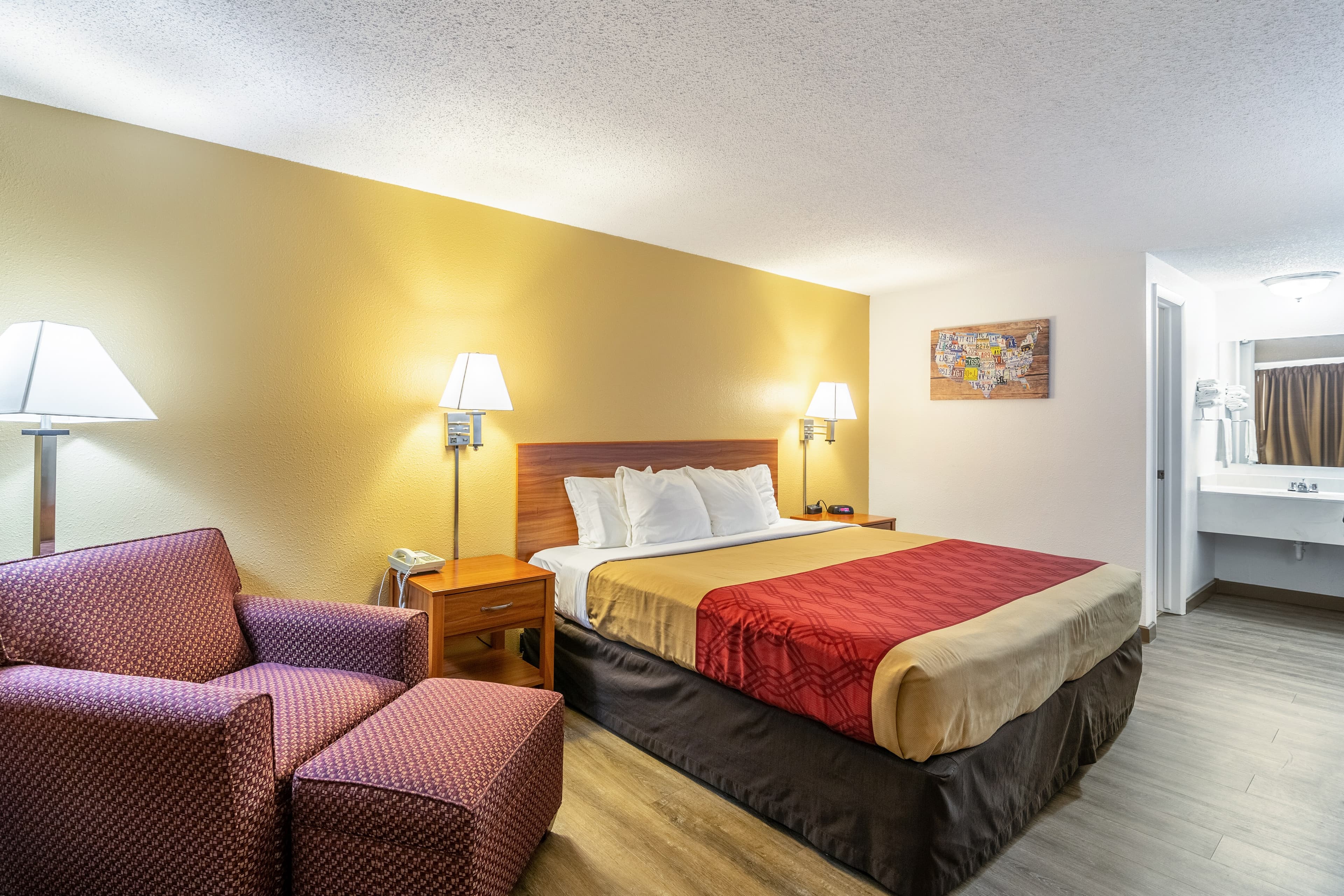 Econo Lodge Miles City I-94 — 16