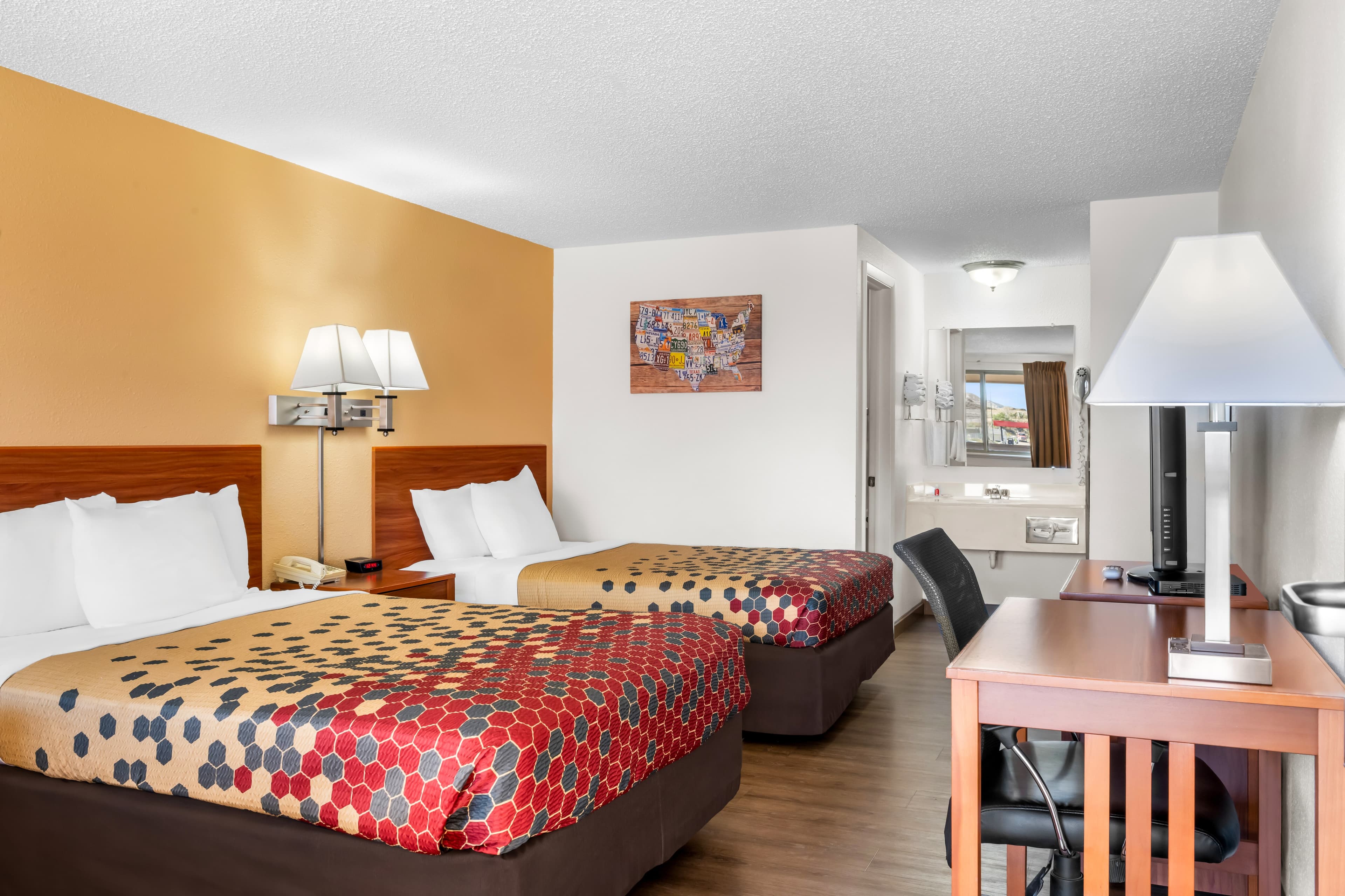 Econo Lodge Miles City I-94 - Image 2