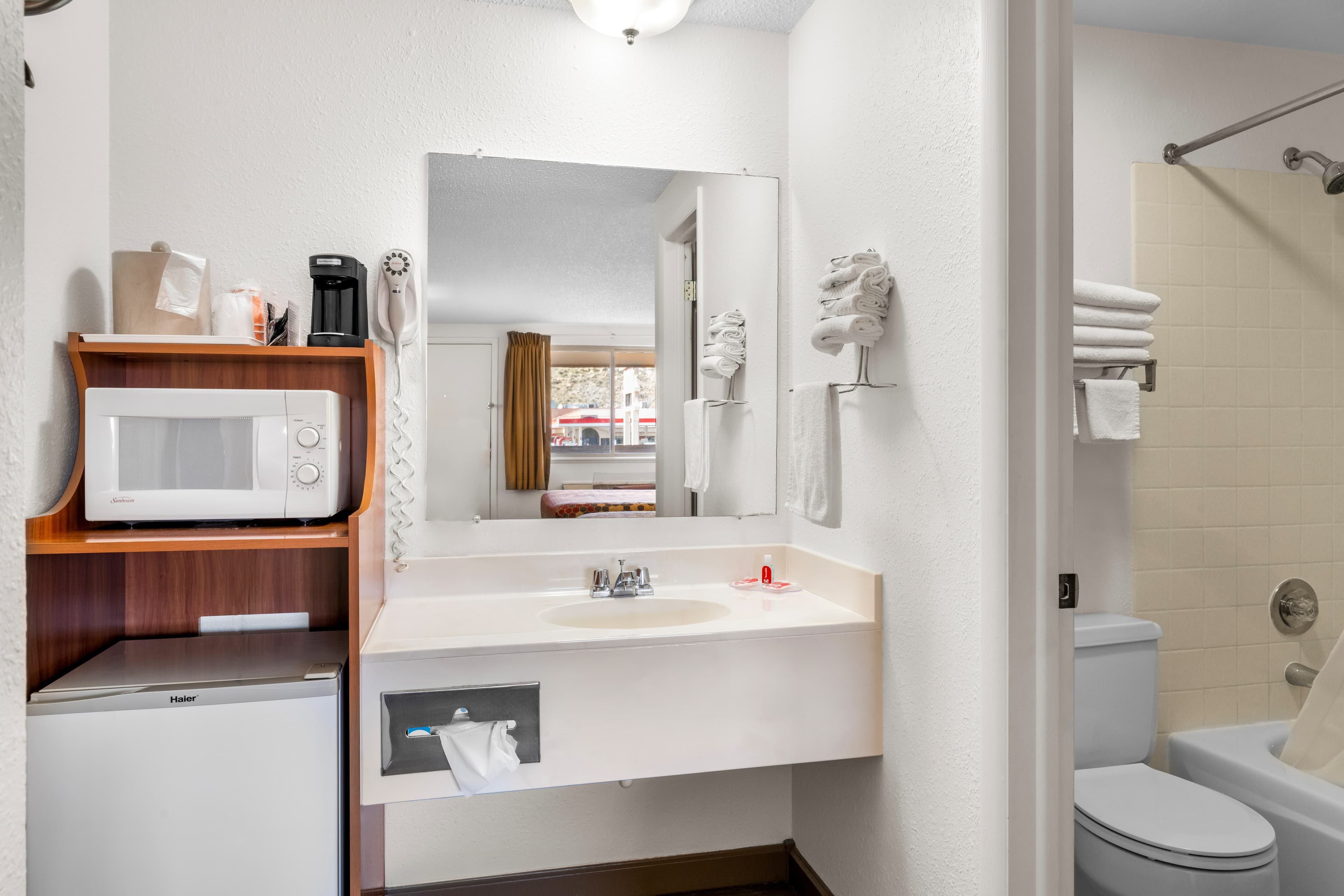 Econo Lodge Miles City I-94 — 37