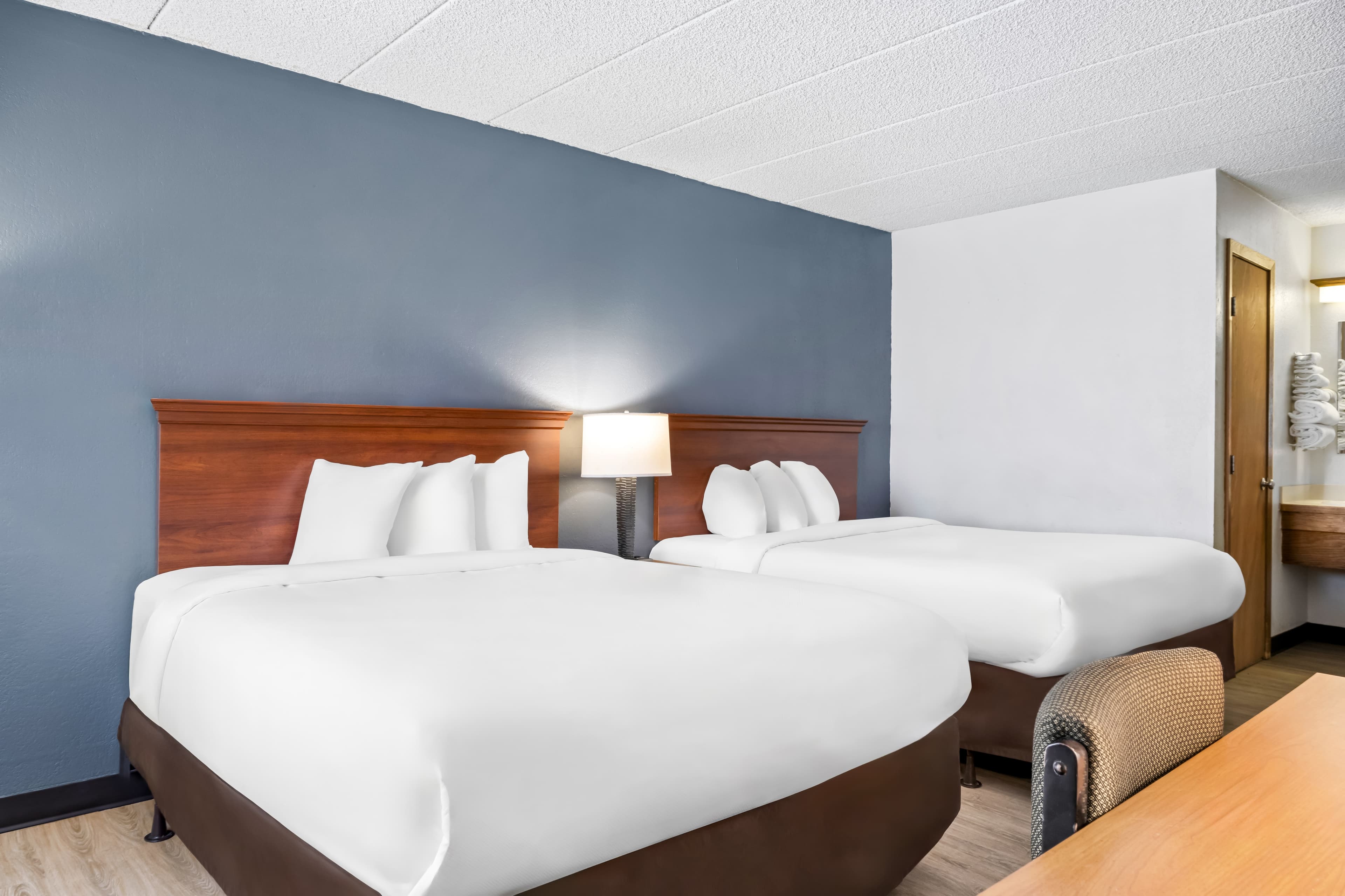 Econo Lodge Billings — 9
