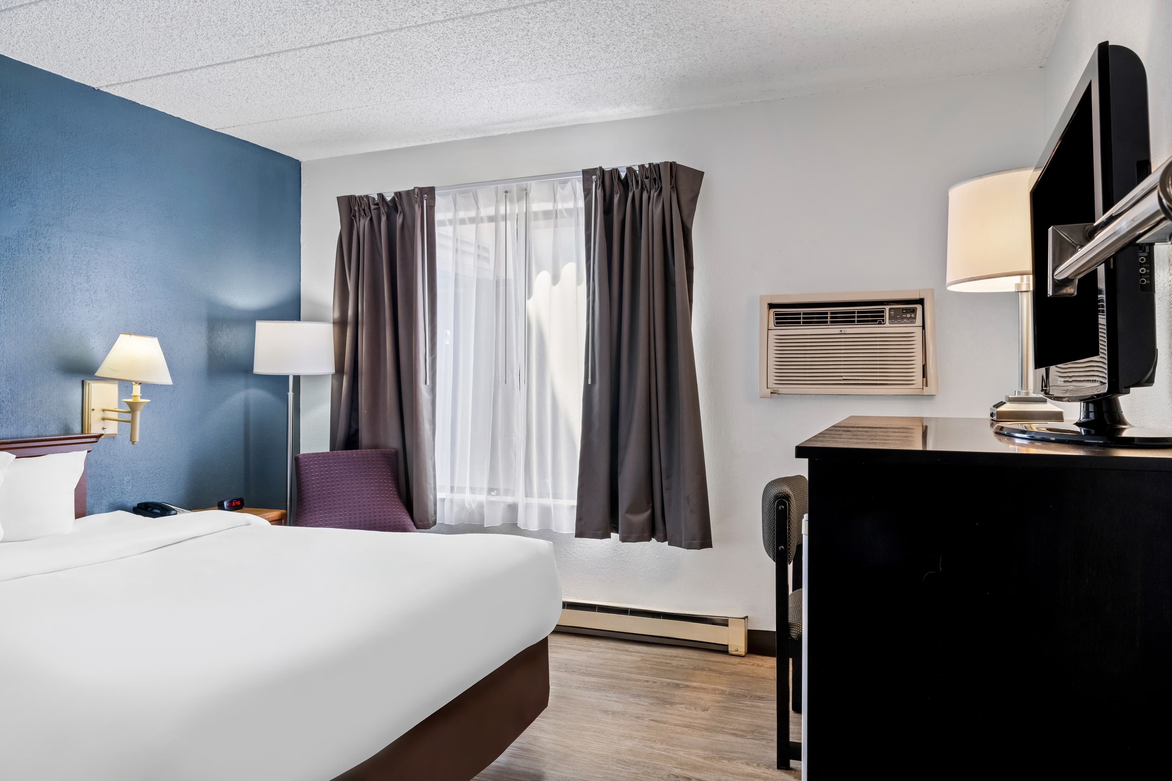 Econo Lodge Billings - Image 3