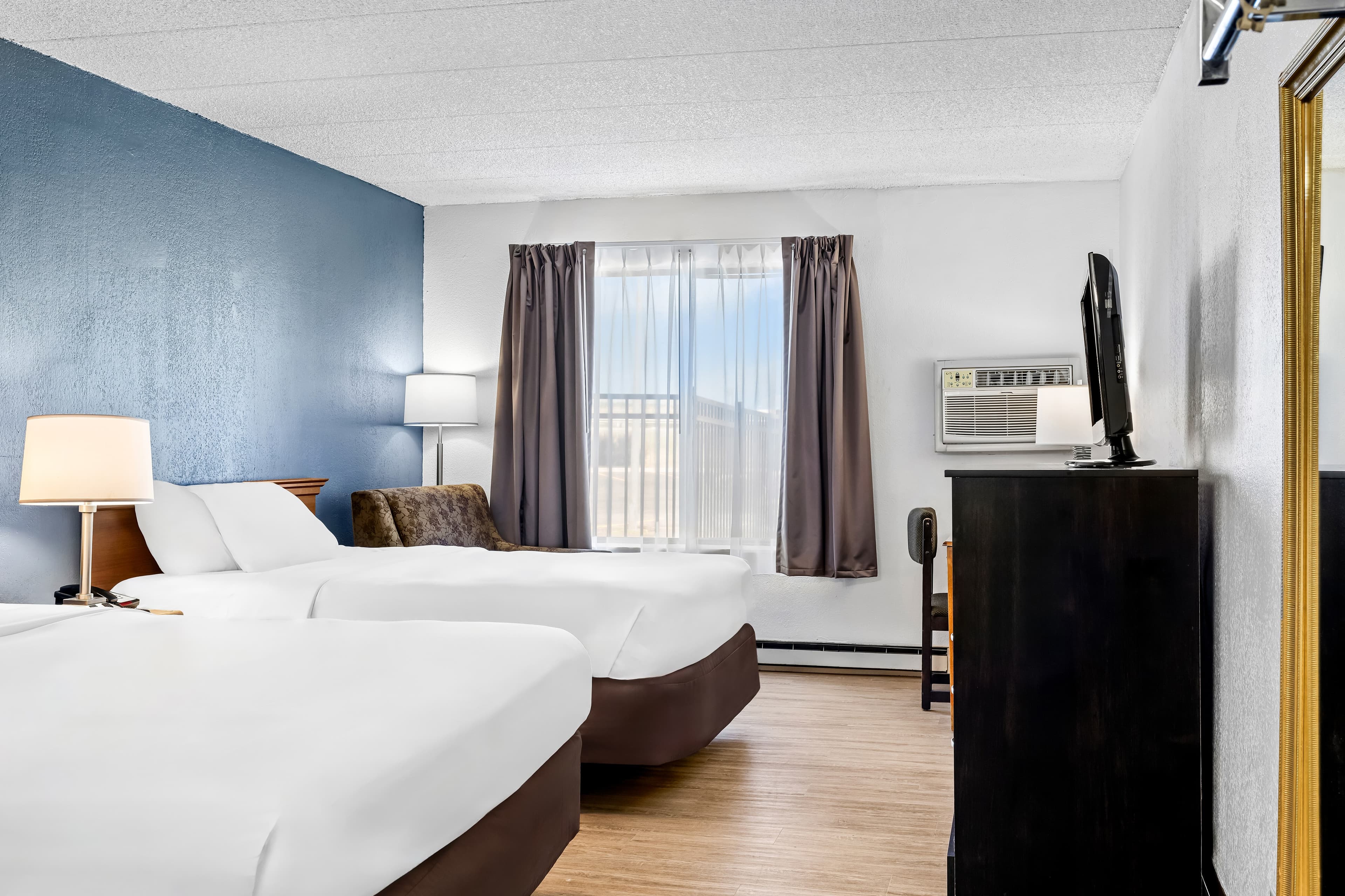 Econo Lodge Billings — 18