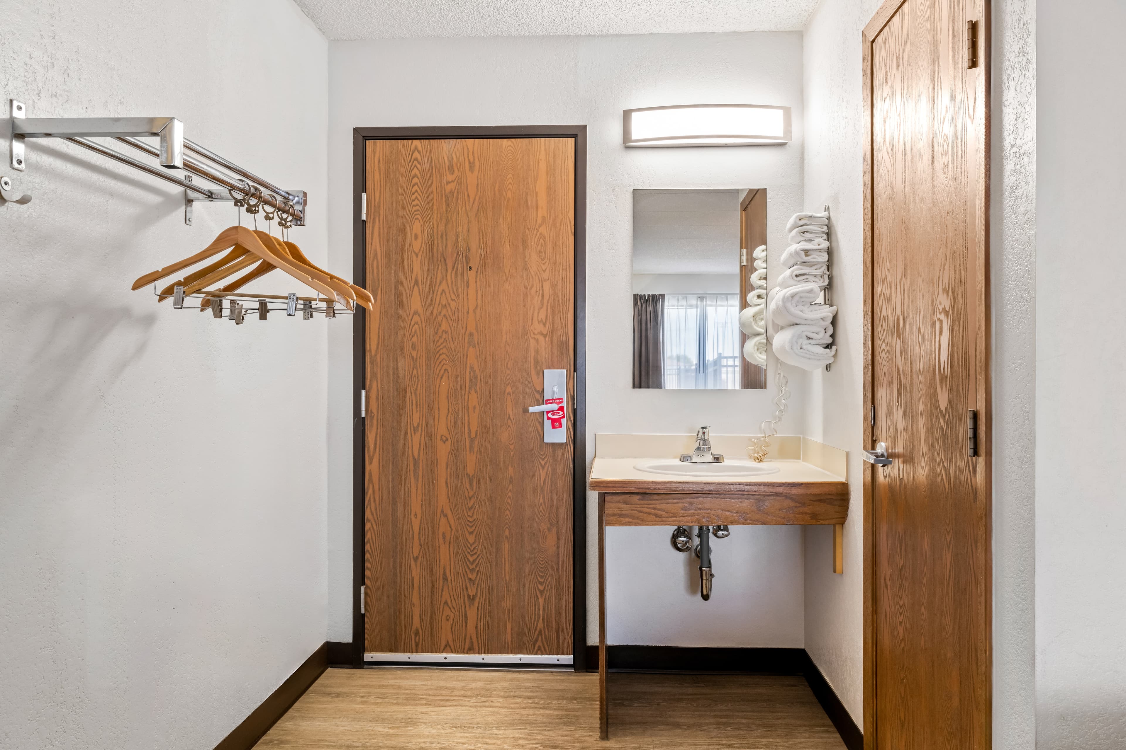 Econo Lodge Billings — 21