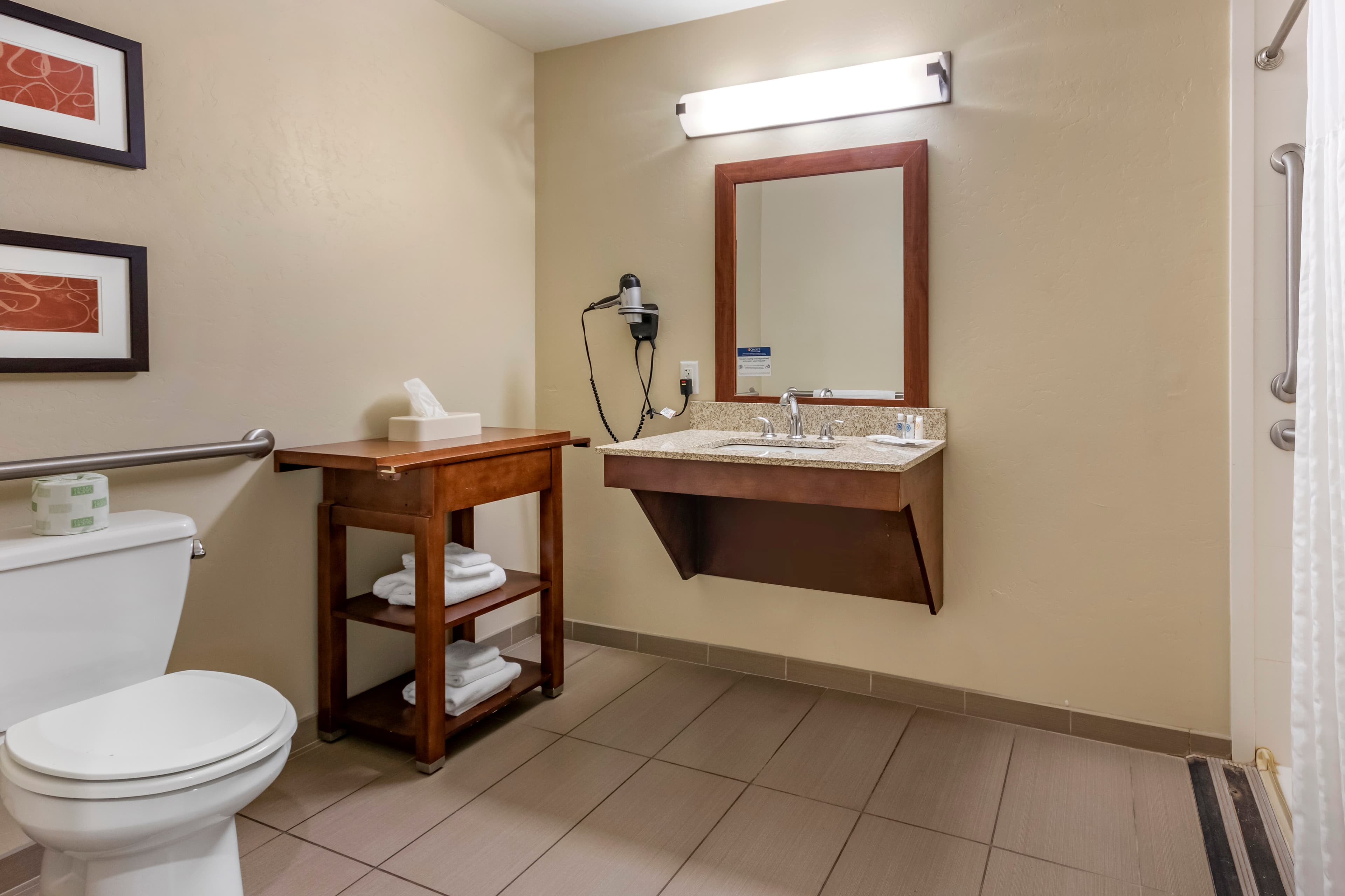 Comfort Suites Airport-University - Image 5