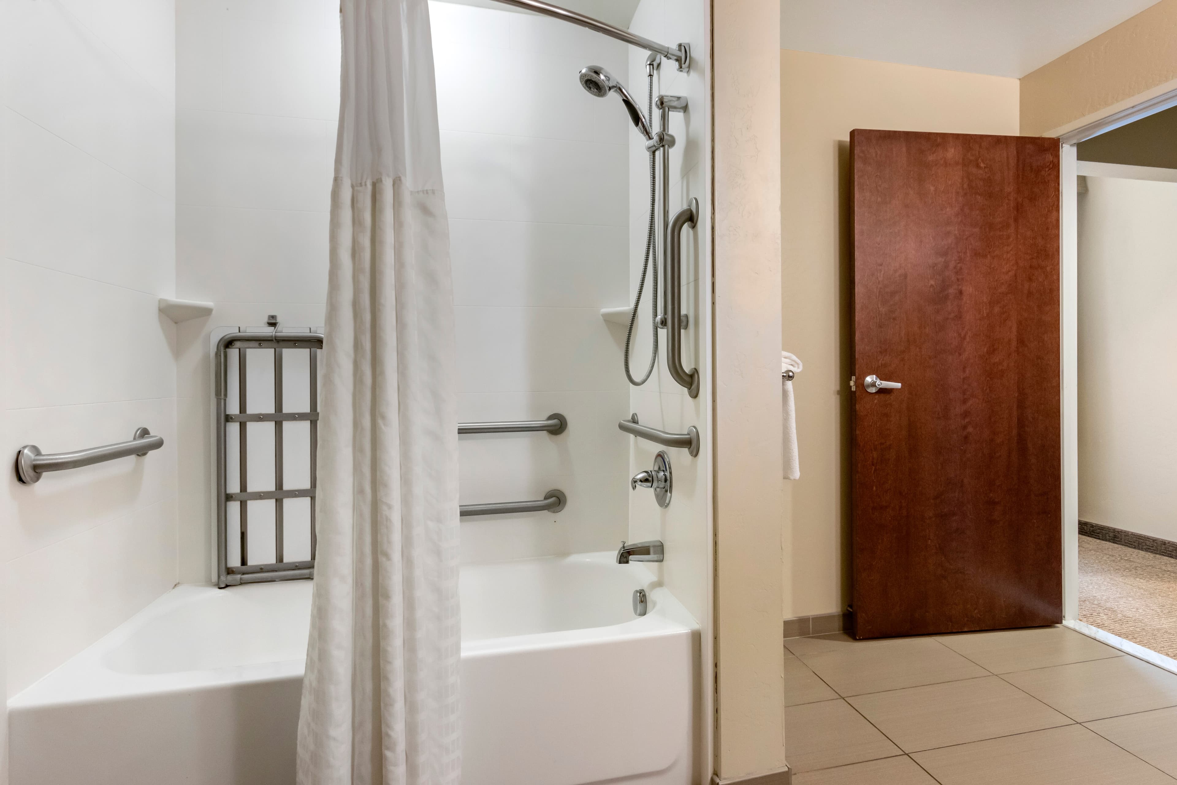 Comfort Suites Airport-University — 13