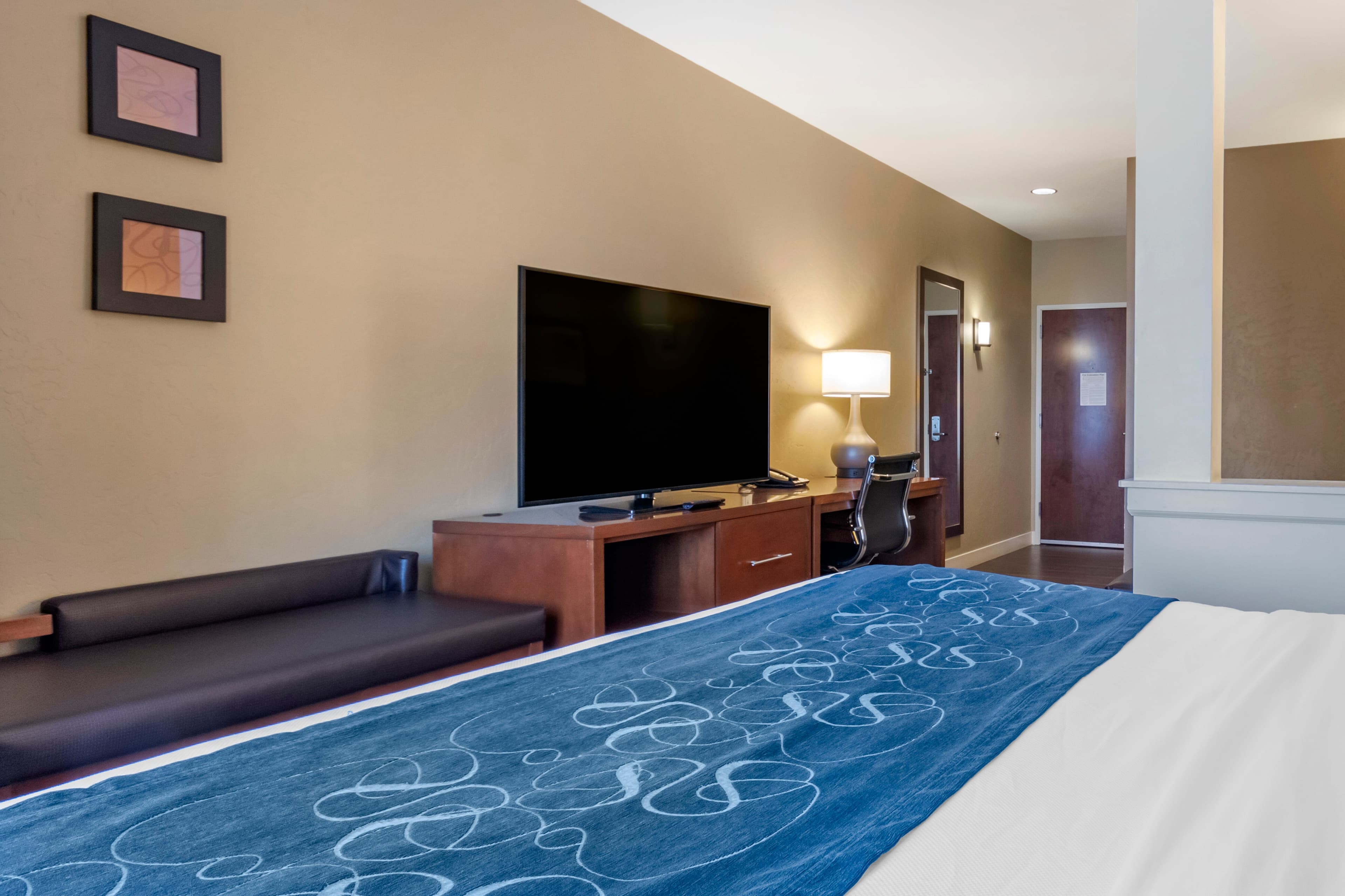 Comfort Suites Airport-University — 15
