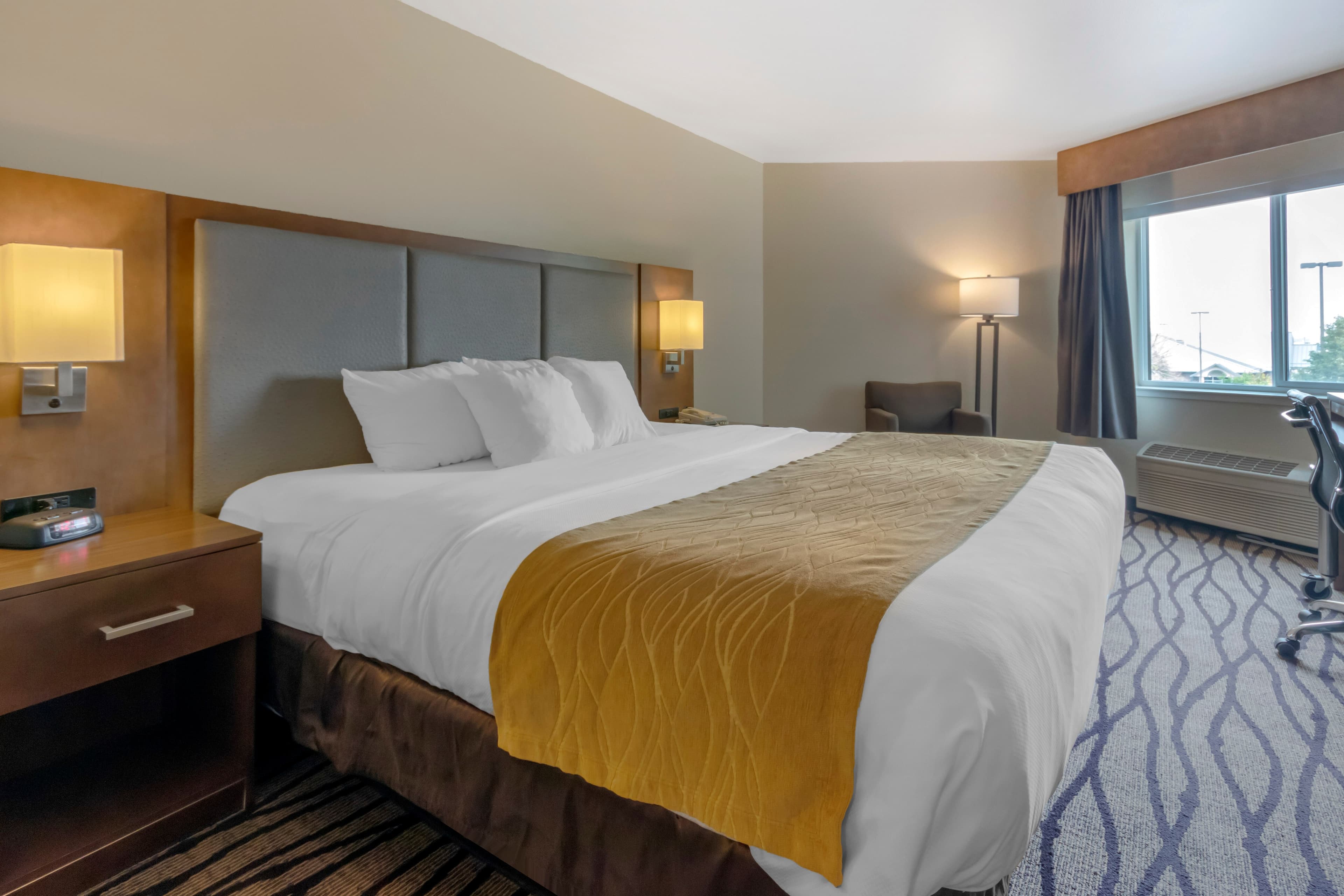 Comfort Inn & Suites Market - Airport - Image 1