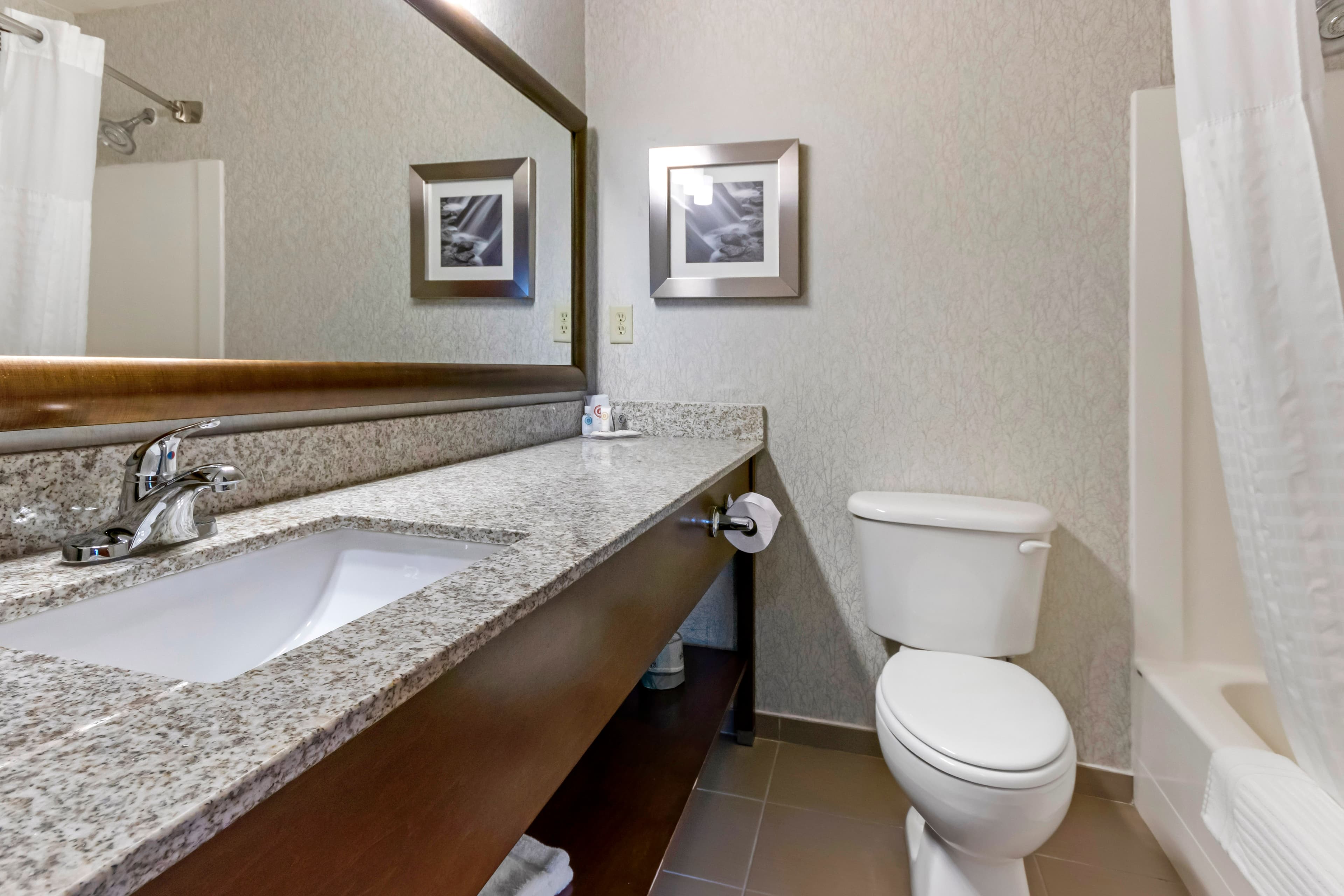 Comfort Inn & Suites Market - Airport — 13