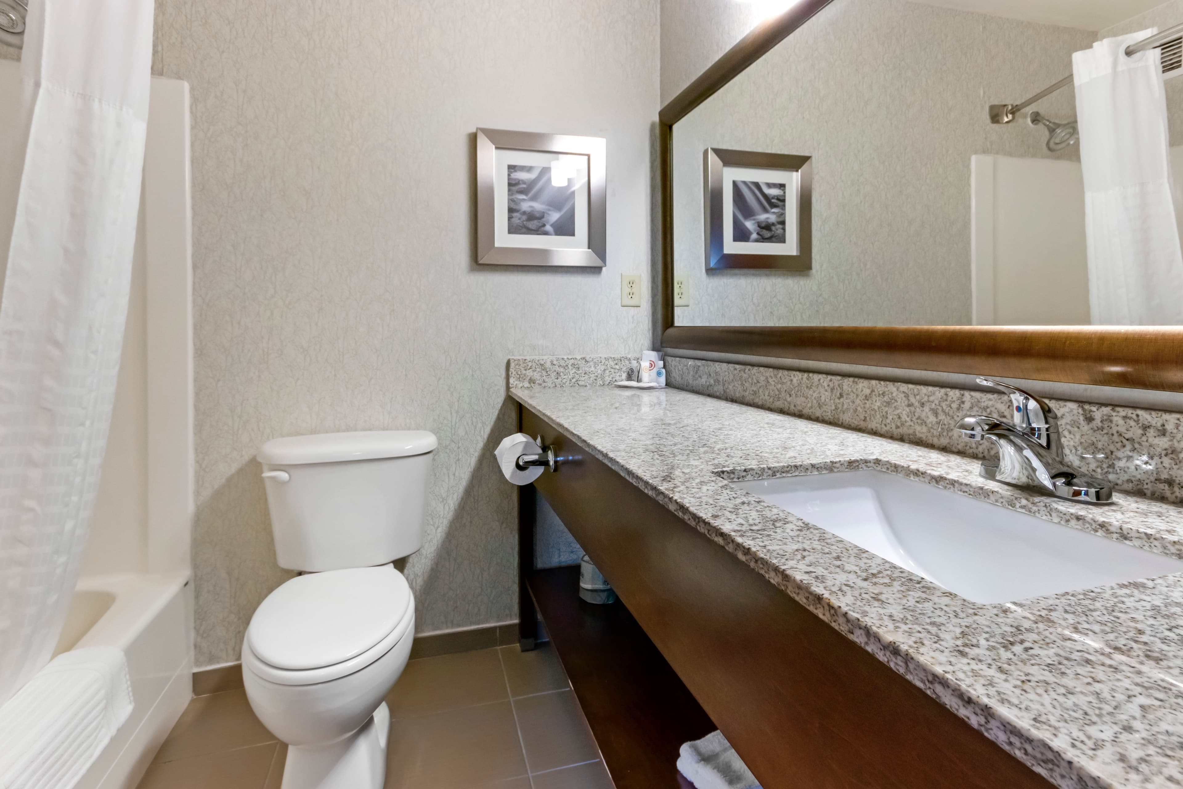 Comfort Inn & Suites Market - Airport — 17