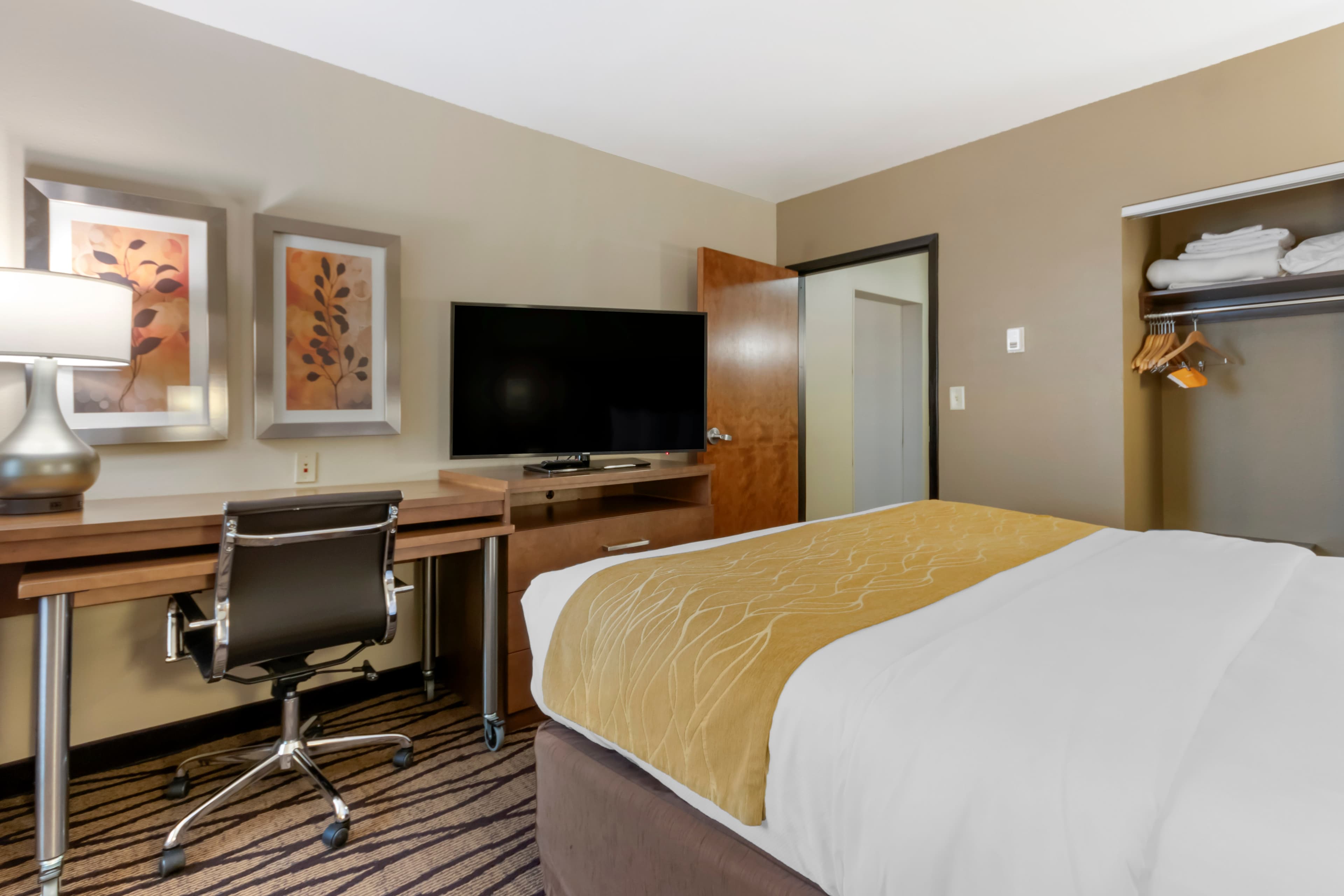 Comfort Inn & Suites Market - Airport — 26