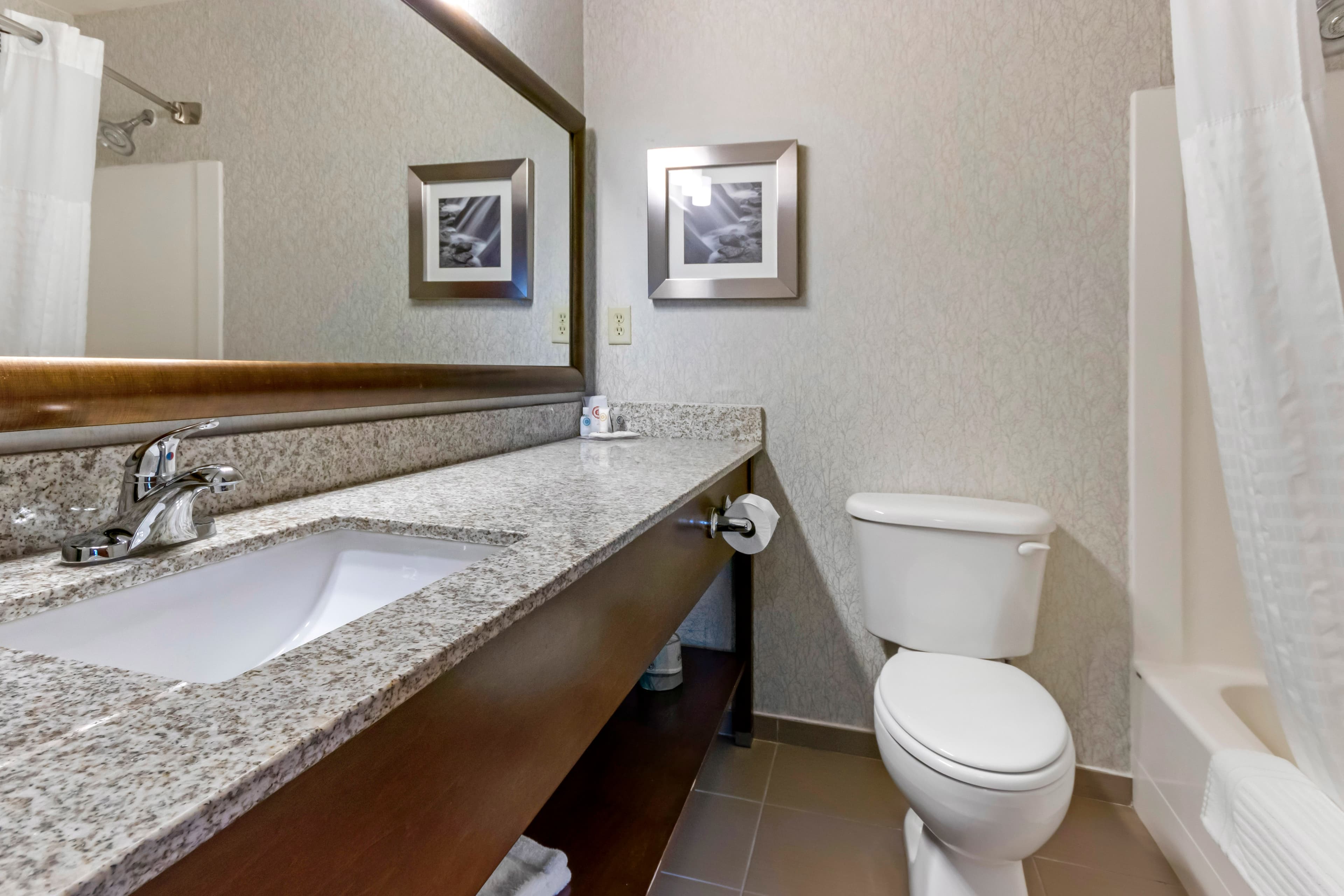 Comfort Inn & Suites Market - Airport — 27