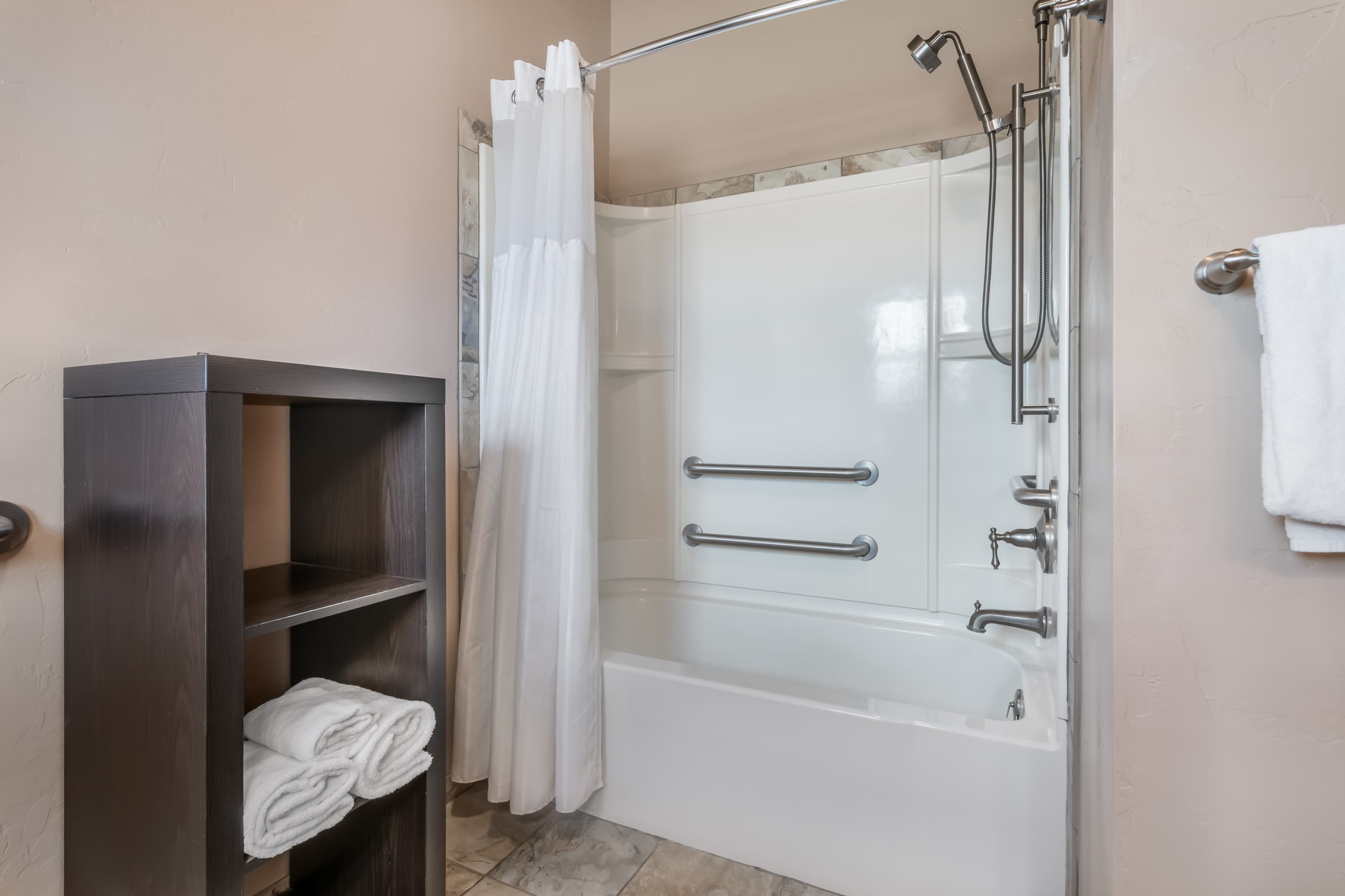 Yellowstone Valley Lodge, an Ascend Collection Hotel — 8