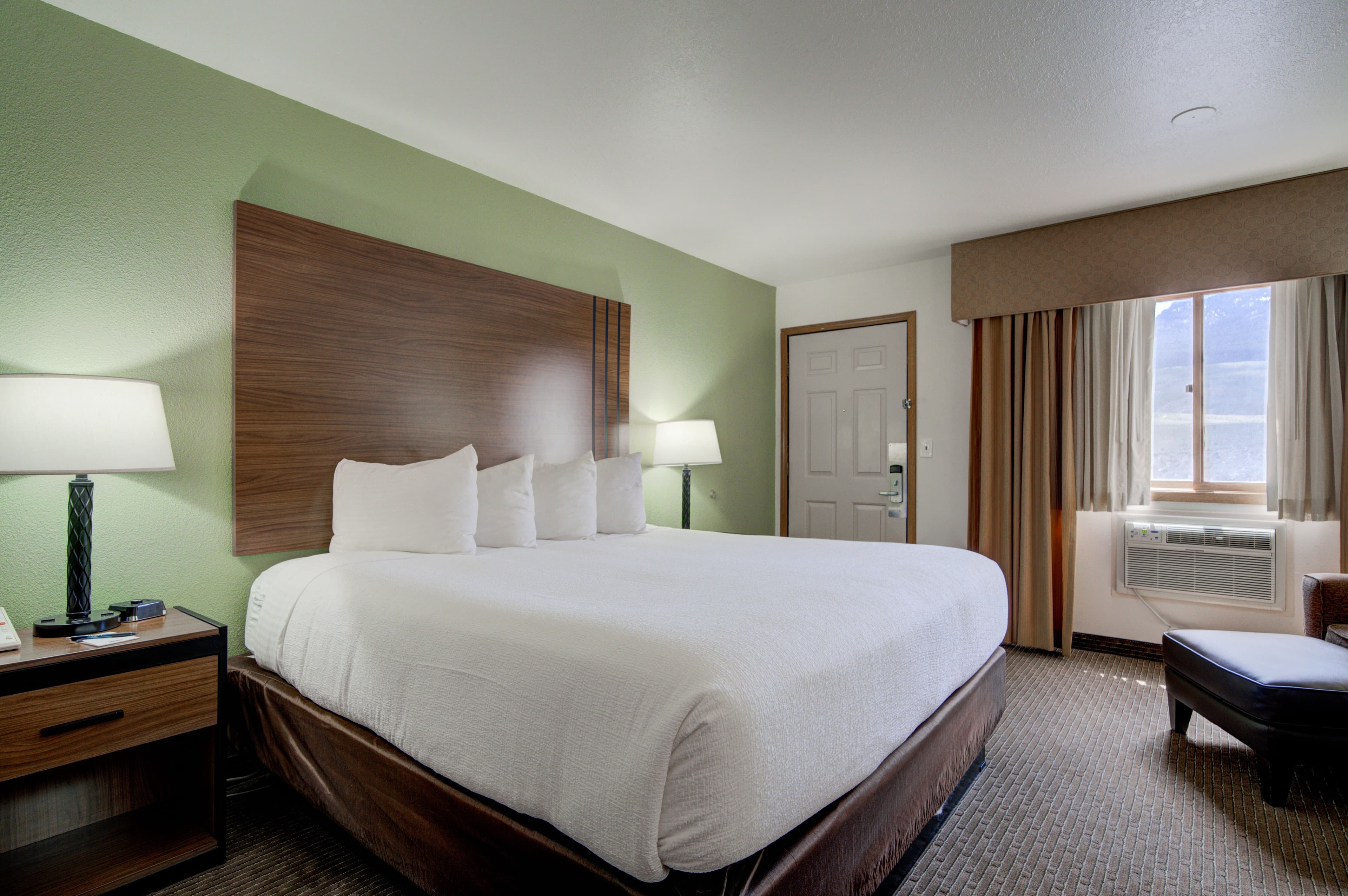 Ridgeline Hotel at Yellowstone, an Ascend Collection Hotel — 2