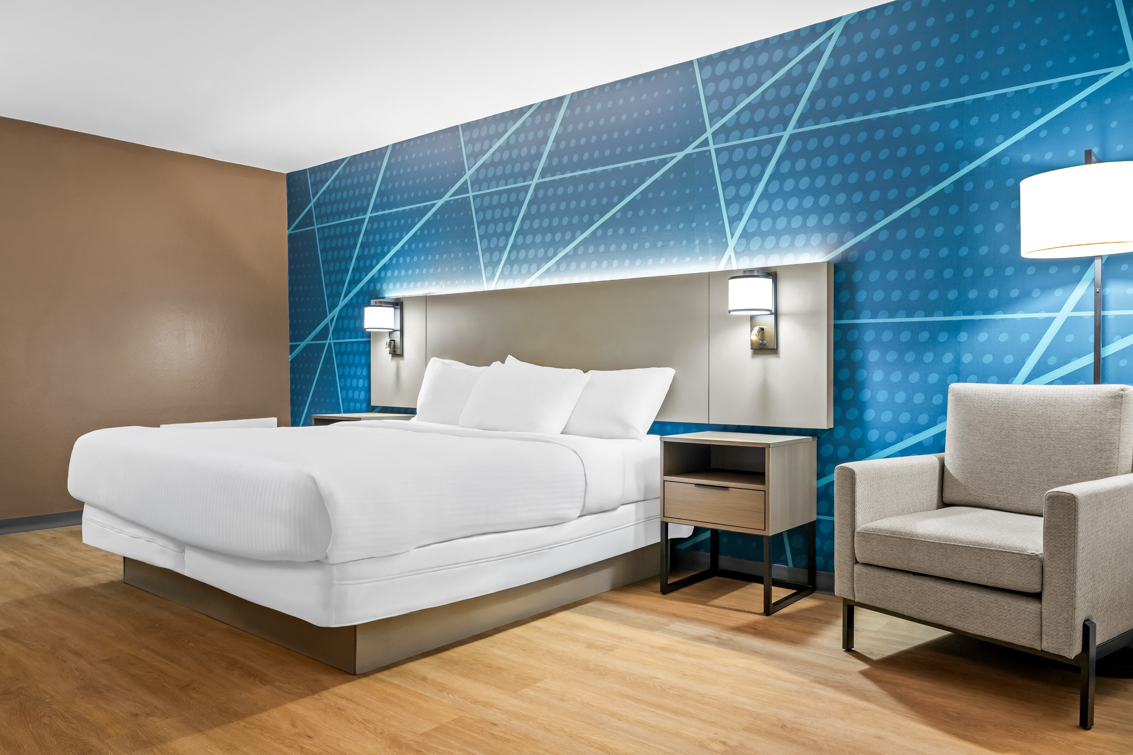 Comfort Inn & Suites — 8