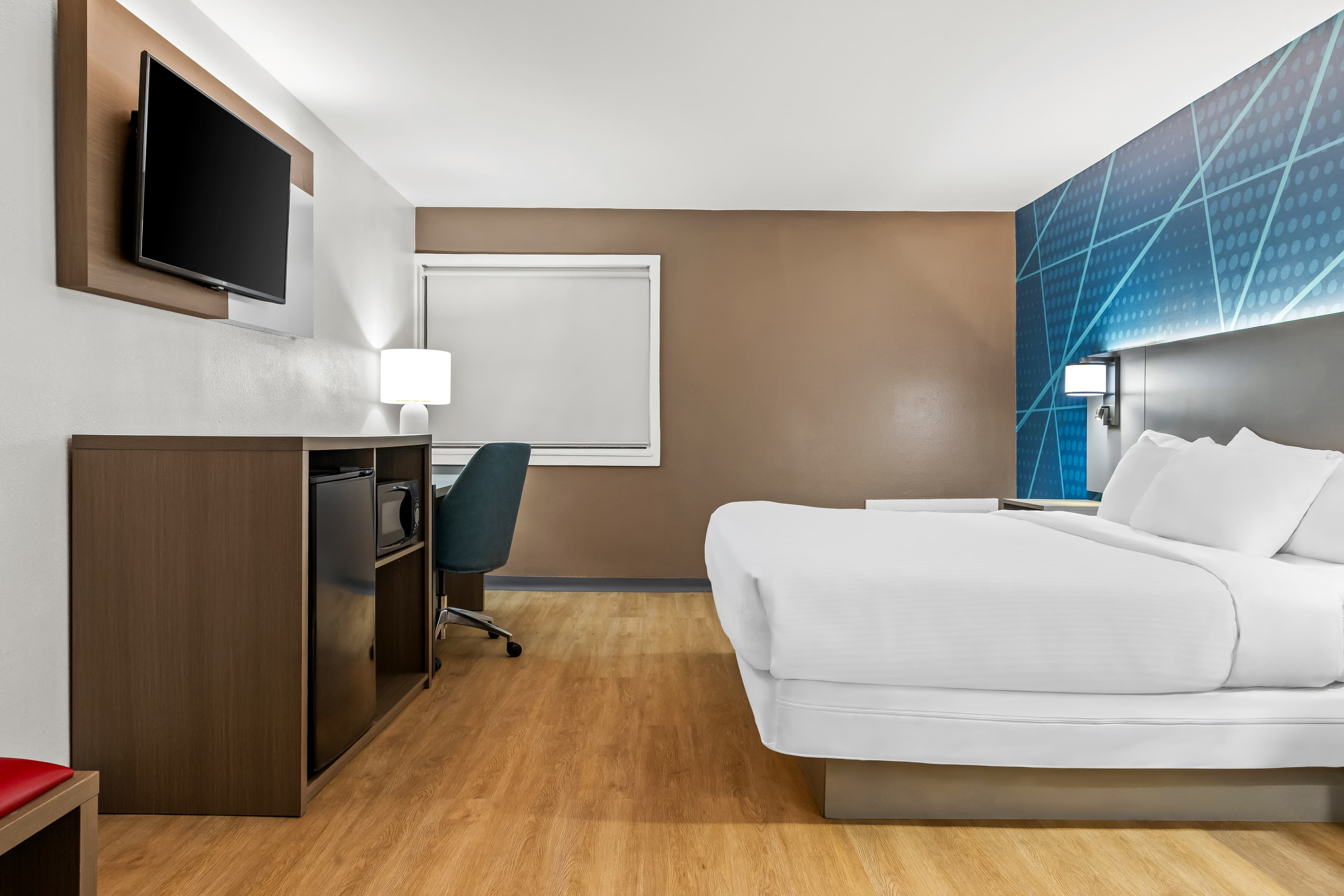 Comfort Inn & Suites — 9