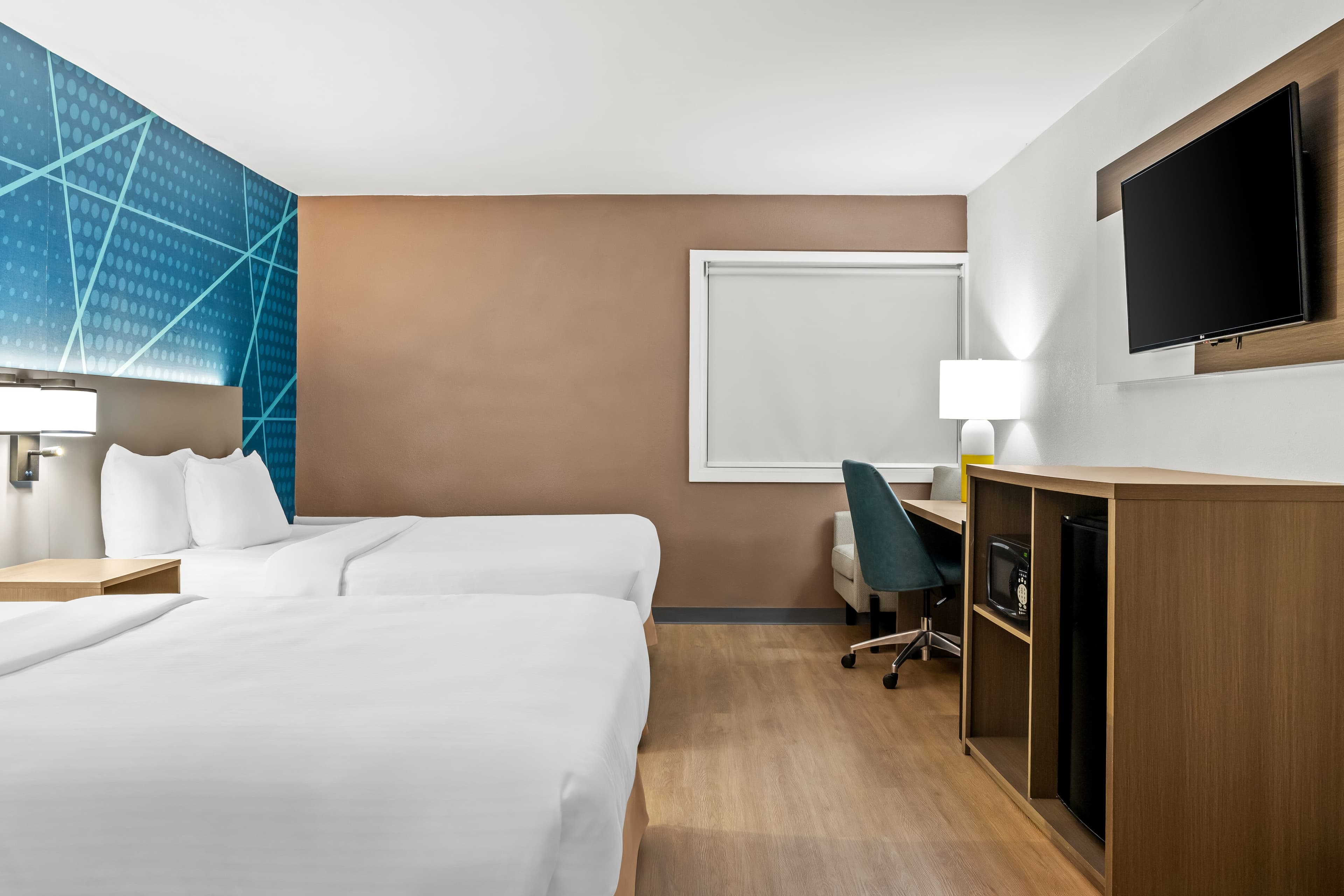 Comfort Inn & Suites — 13
