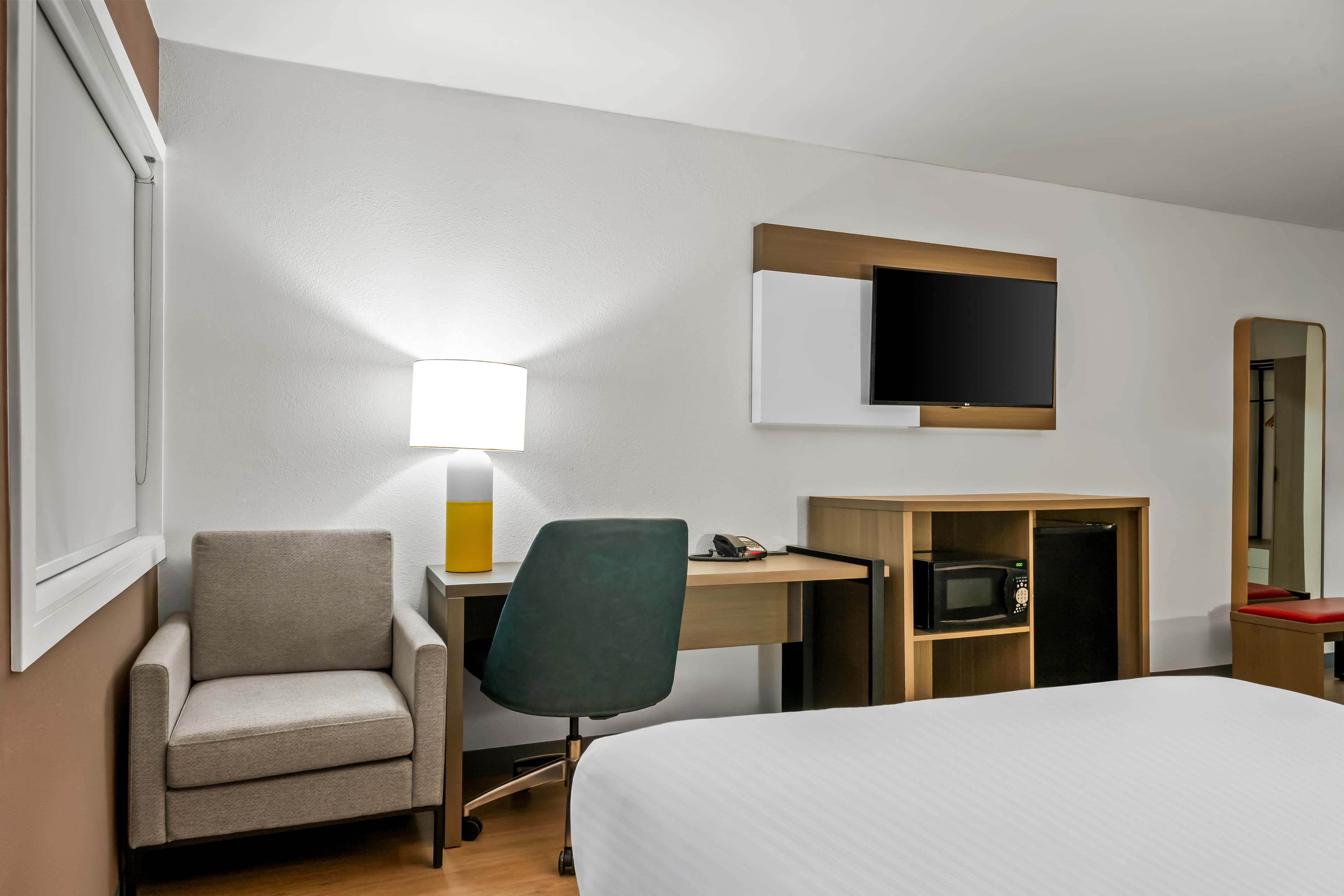 Comfort Inn & Suites — 14