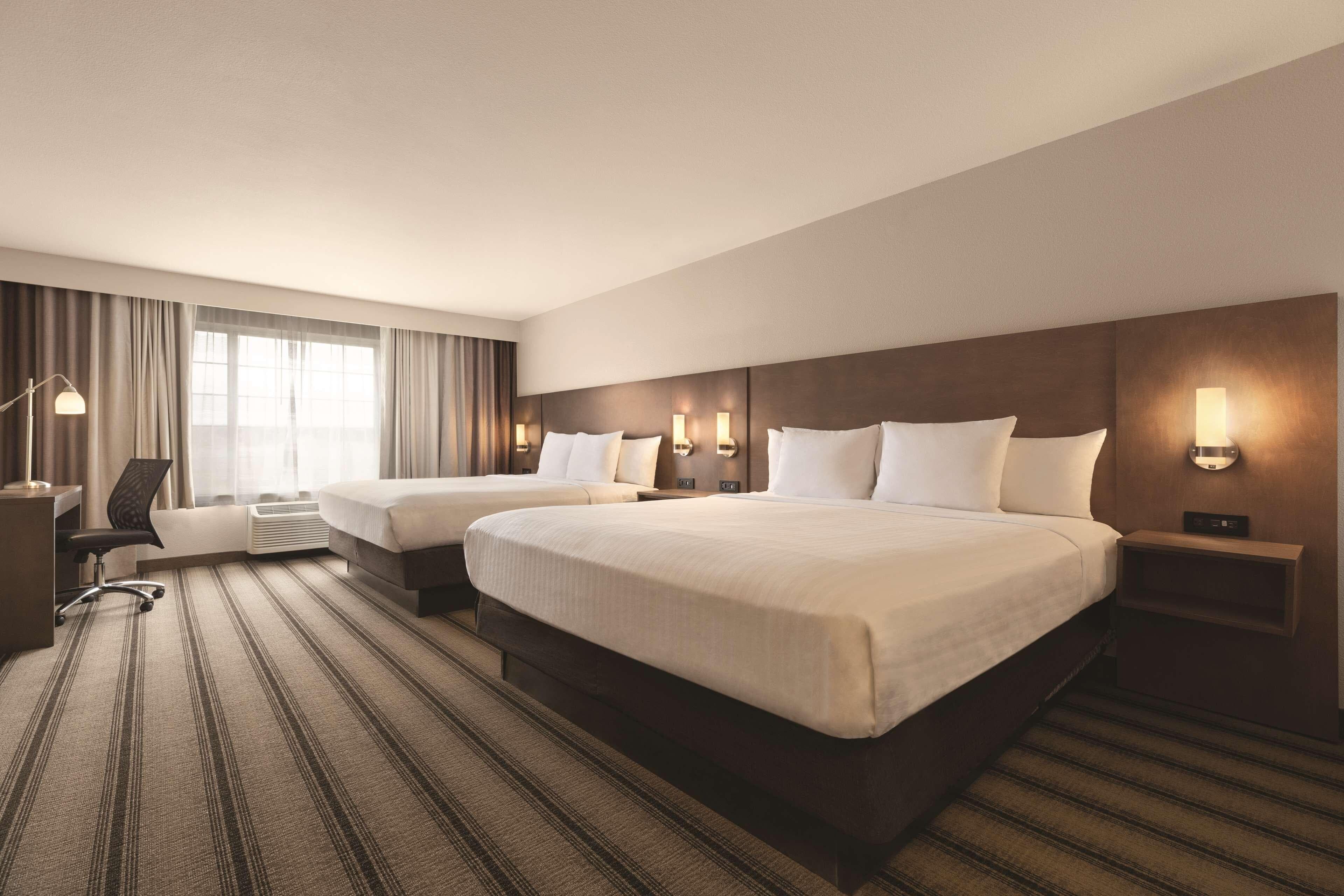 Country Inn & Suites by Radisson, Billings, MT - Image 1