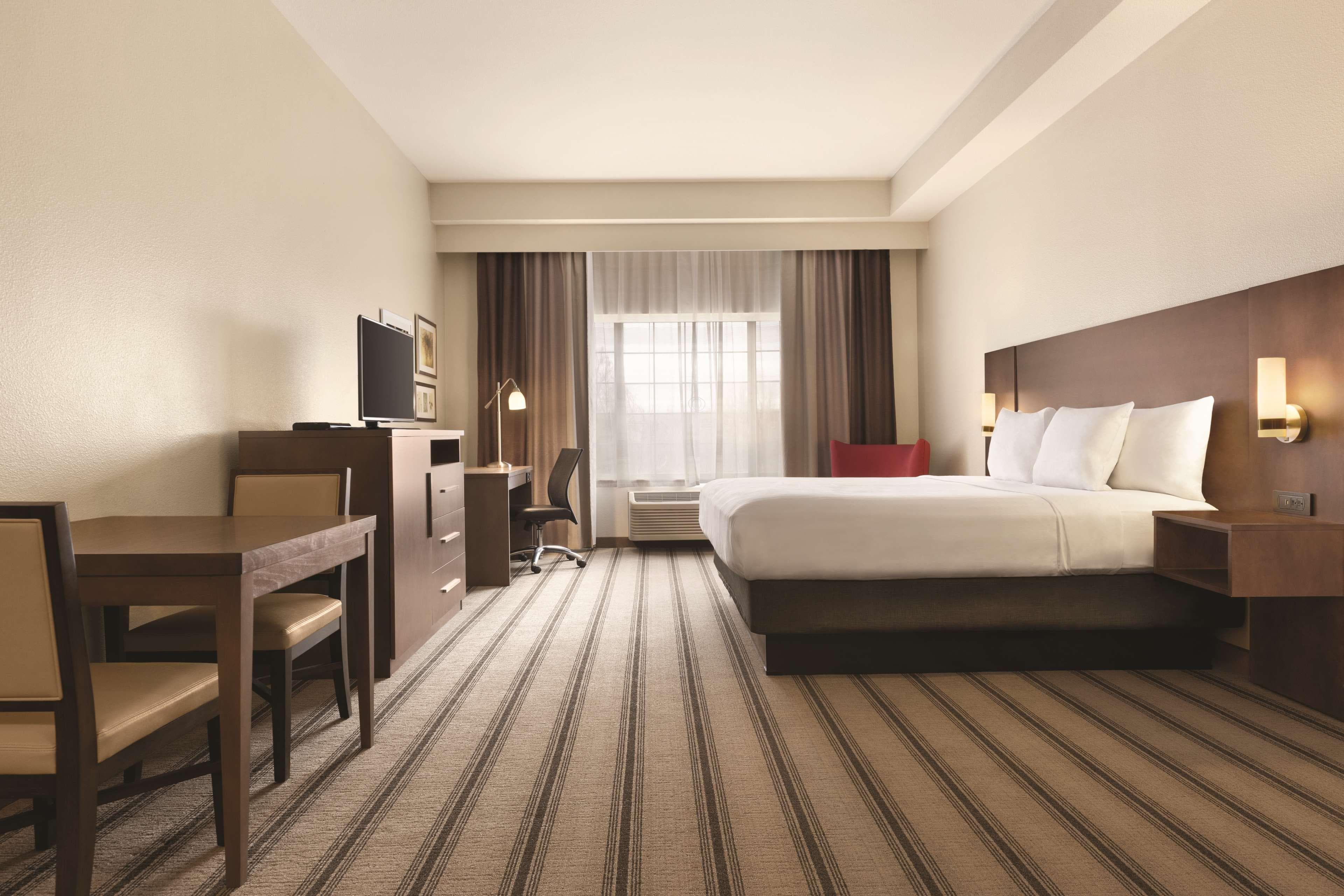 Country Inn & Suites by Radisson, Billings, MT — 10