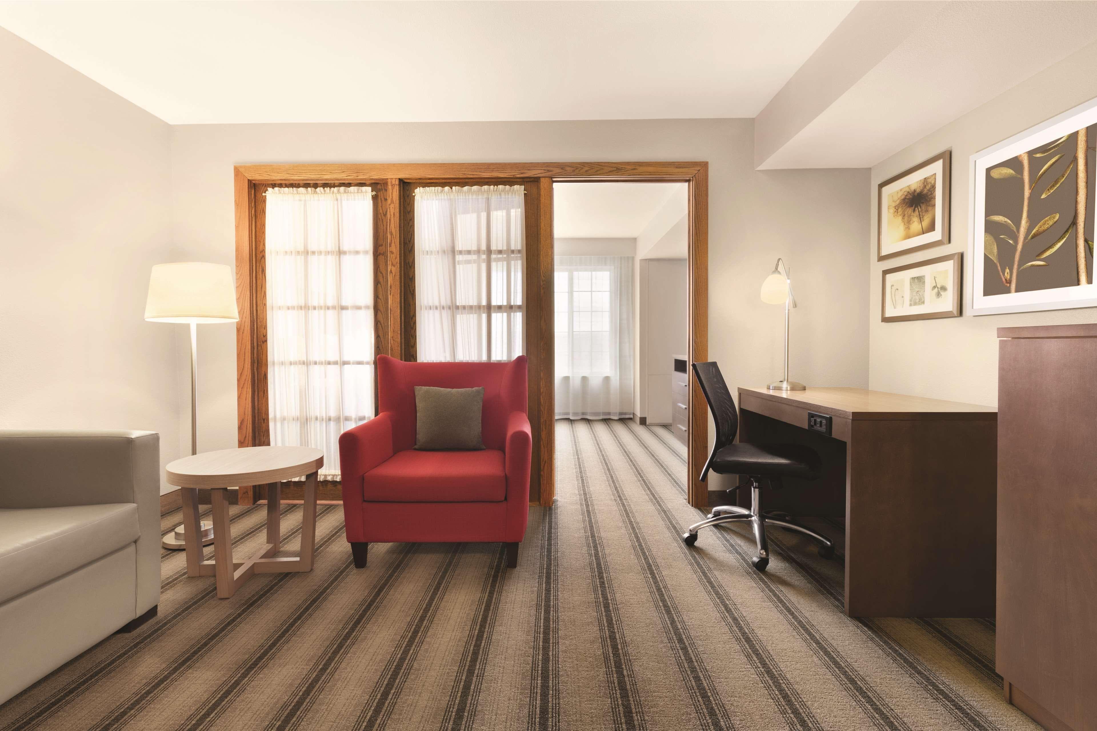 Country Inn & Suites by Radisson, Billings, MT - Image 3