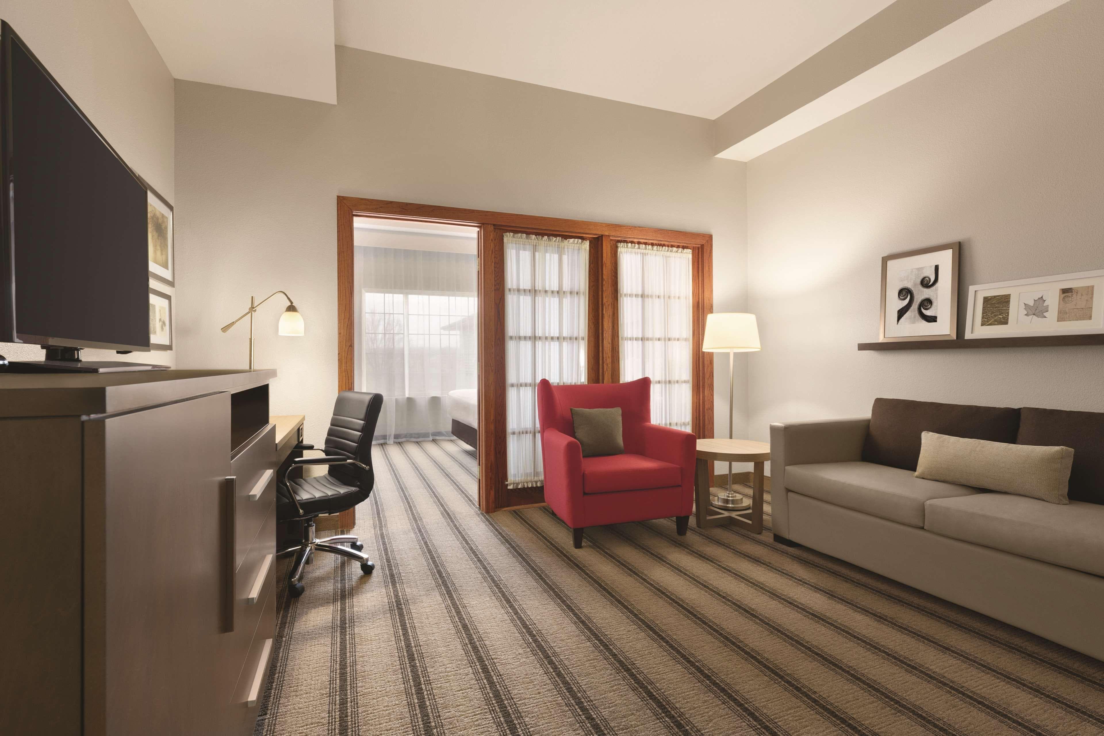 Country Inn & Suites by Radisson, Billings, MT - Image 5