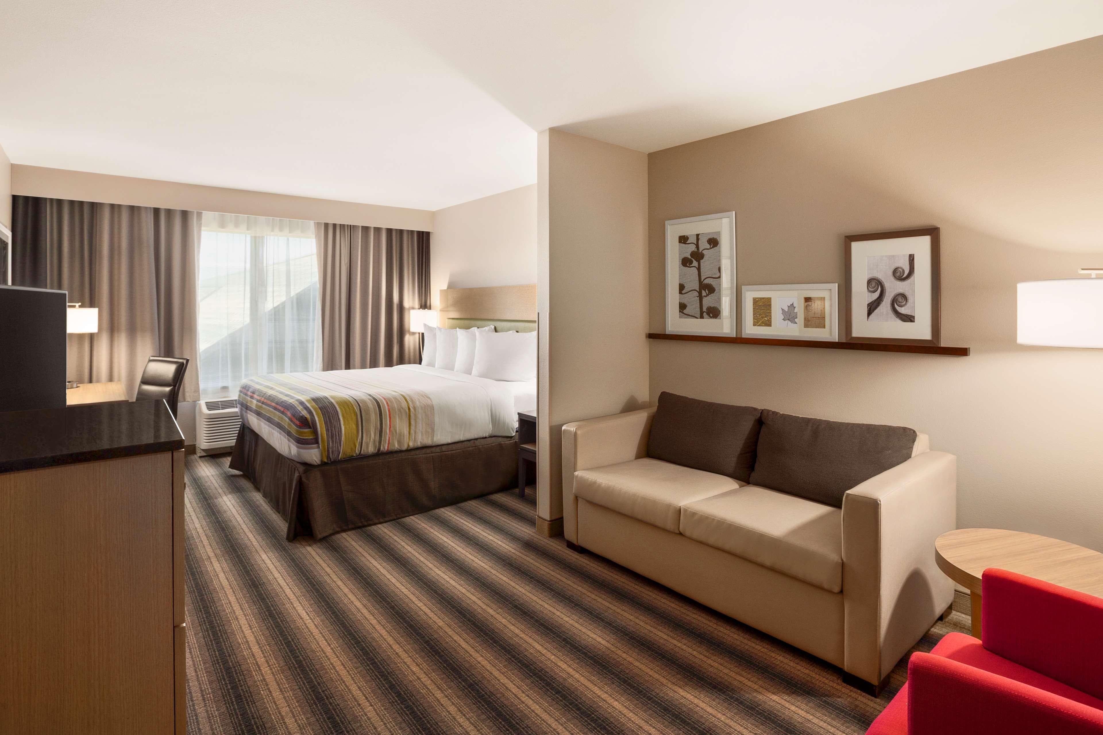 Country Inn & Suites by Radisson, Bozeman, MT — 4