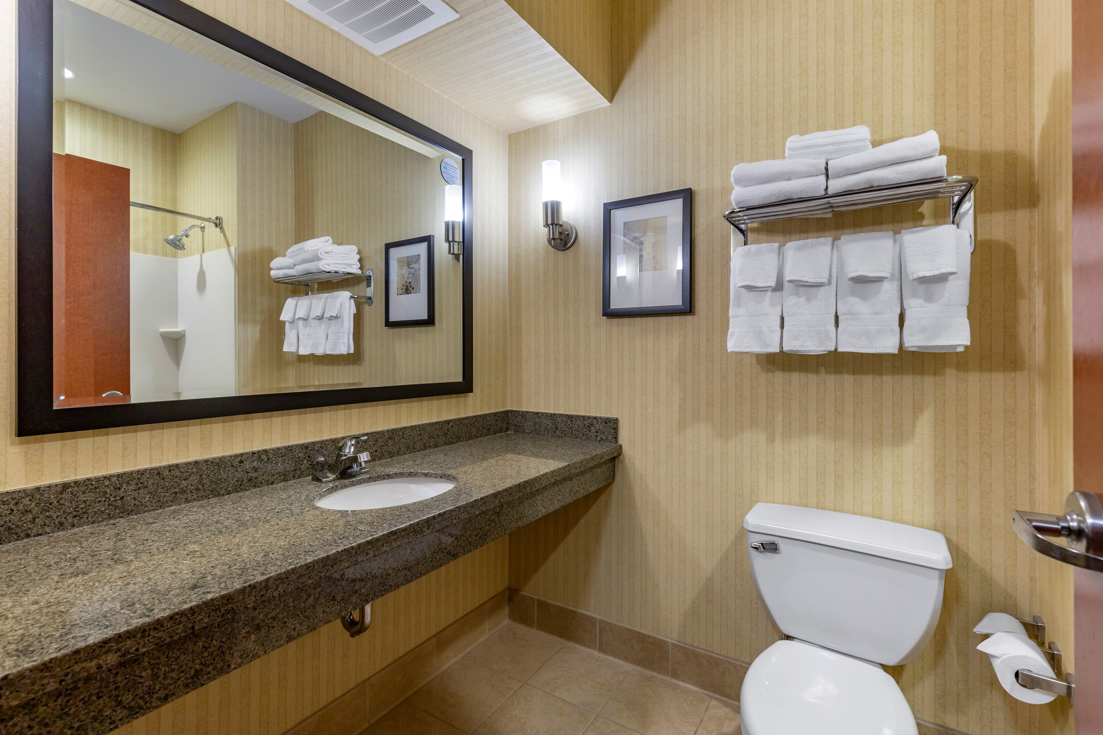 Comfort Inn & Suites Gateway to Glacier National Park — 6
